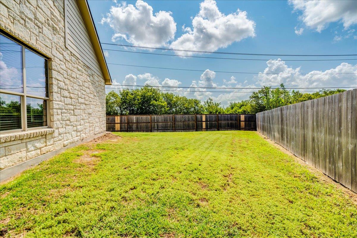 484 Travertine TRL, Buda, TX 78610