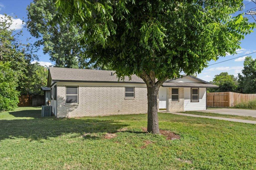 1115 Sycamore ST, San Marcos, TX 78666