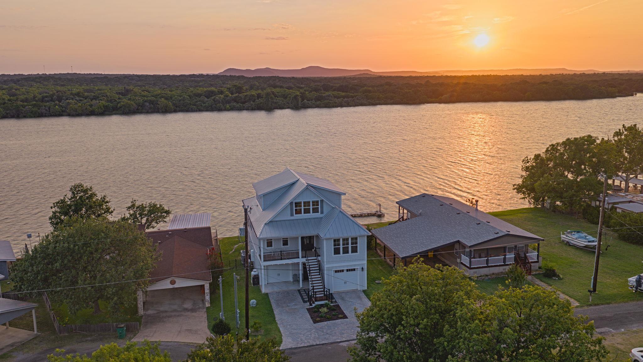 718 County Road 136b, Kingsland, TX 78639