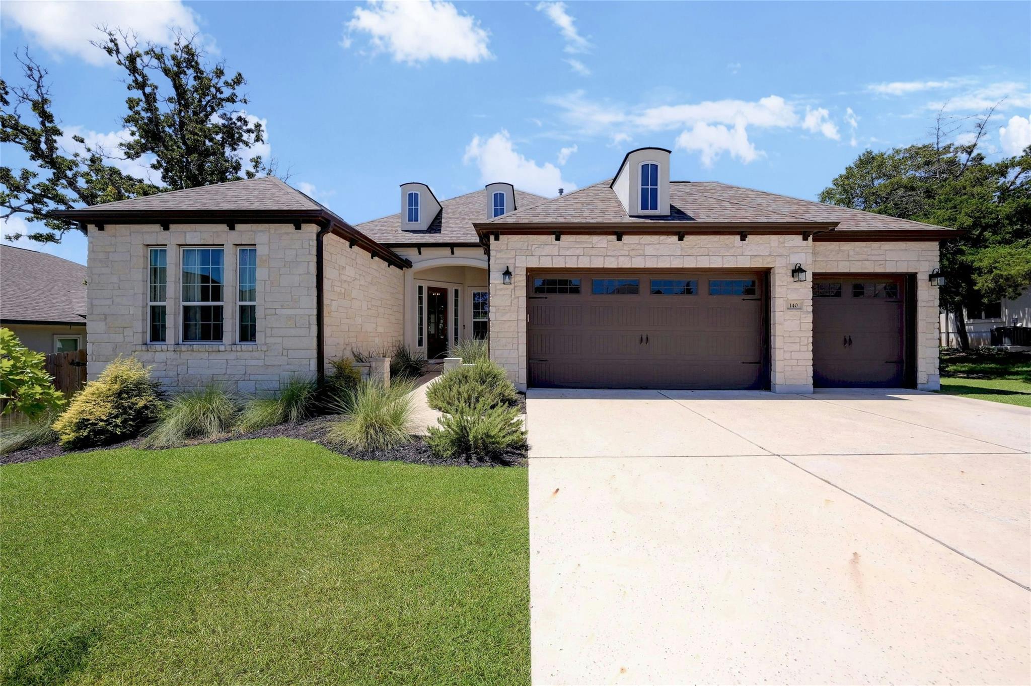 140 Kellogg LN, Bastrop, TX 78602
