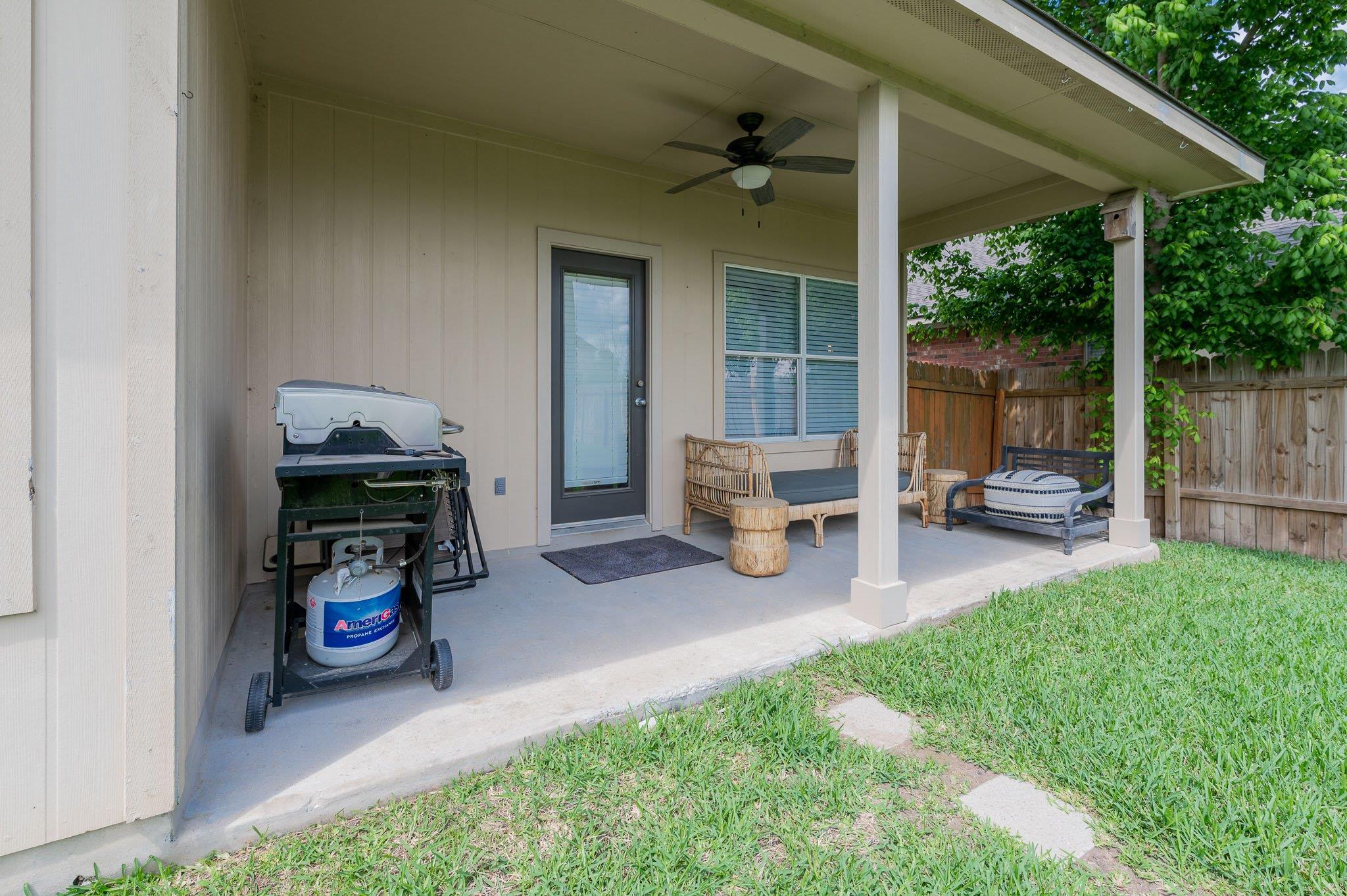 4004 Rocky Shore LN, Pflugerville, TX 78660