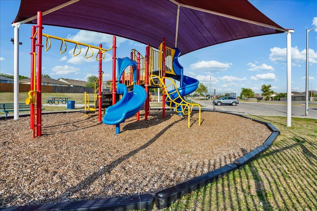 834 Dark Horse LN, Buda, TX 78610