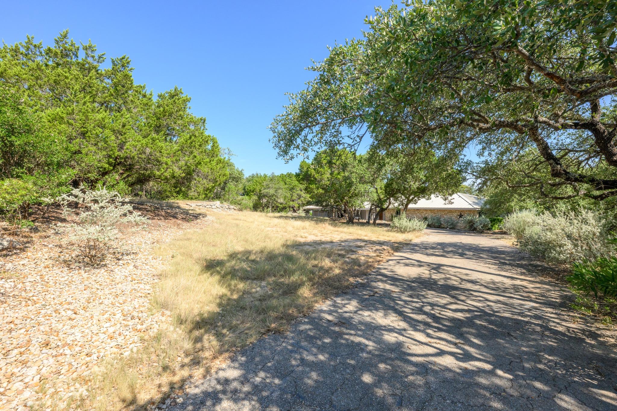 517 Dragon, Lakeway, TX 78734