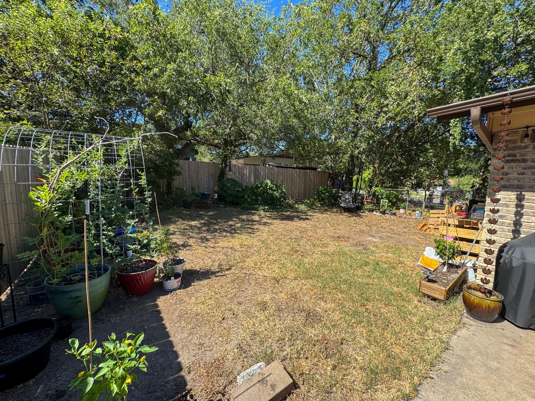 601 E Covington DR #A & B, Austin, TX 78753