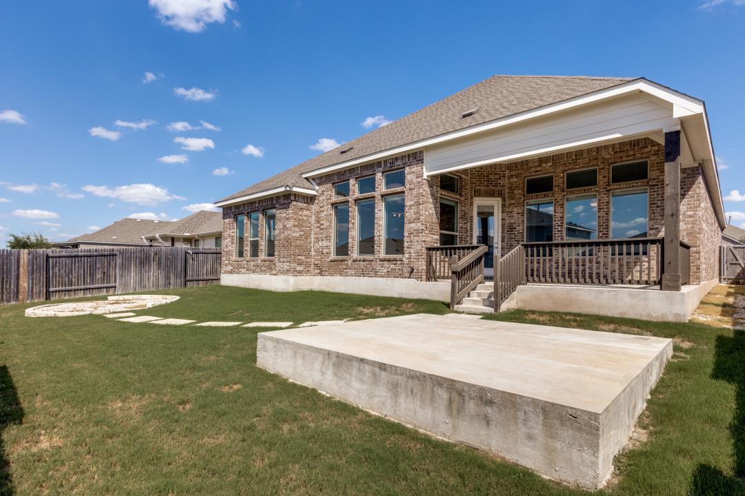727 Spinnaker Loop, Kyle, TX 78640