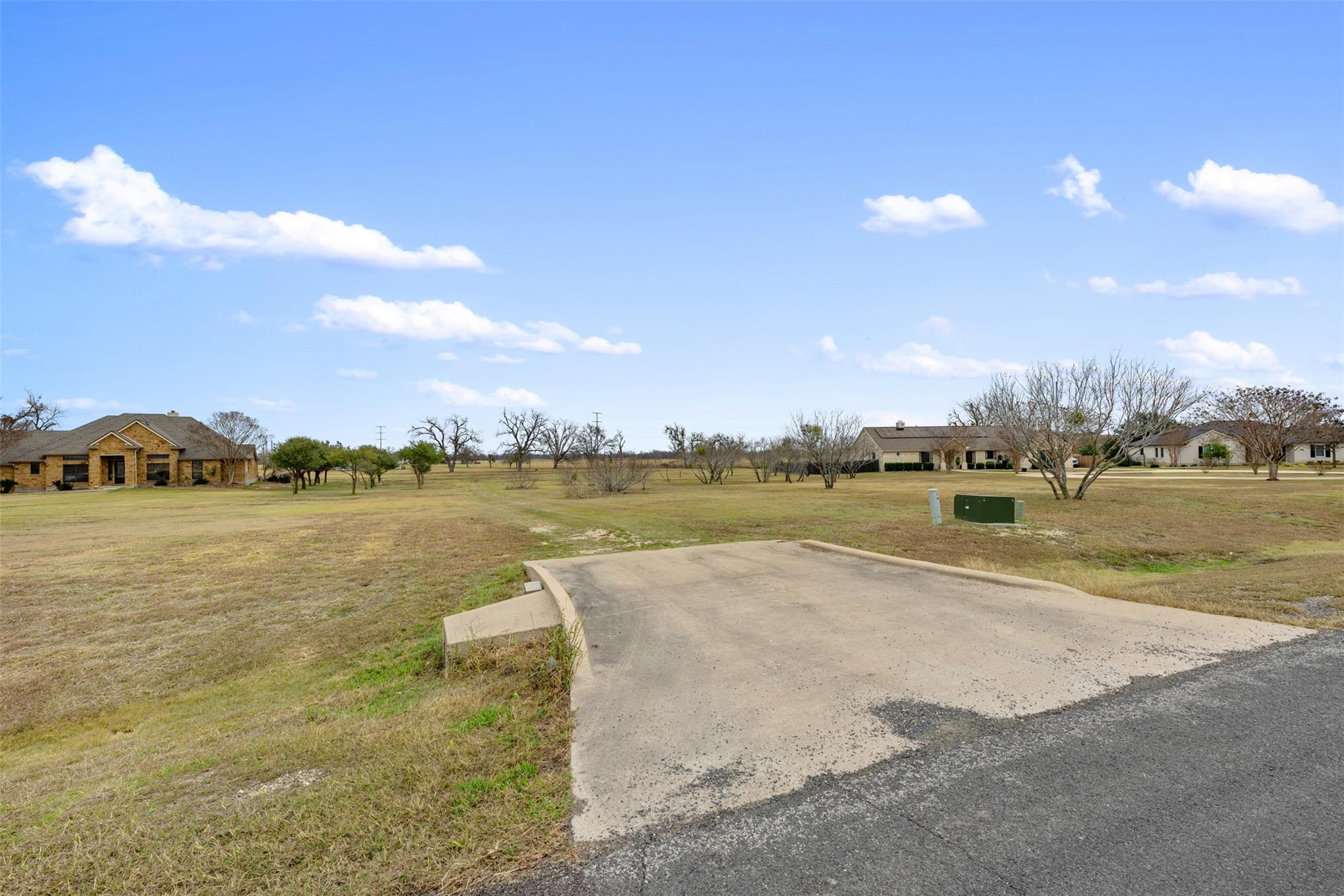 324 Apache Ps, Hutto, TX 78634