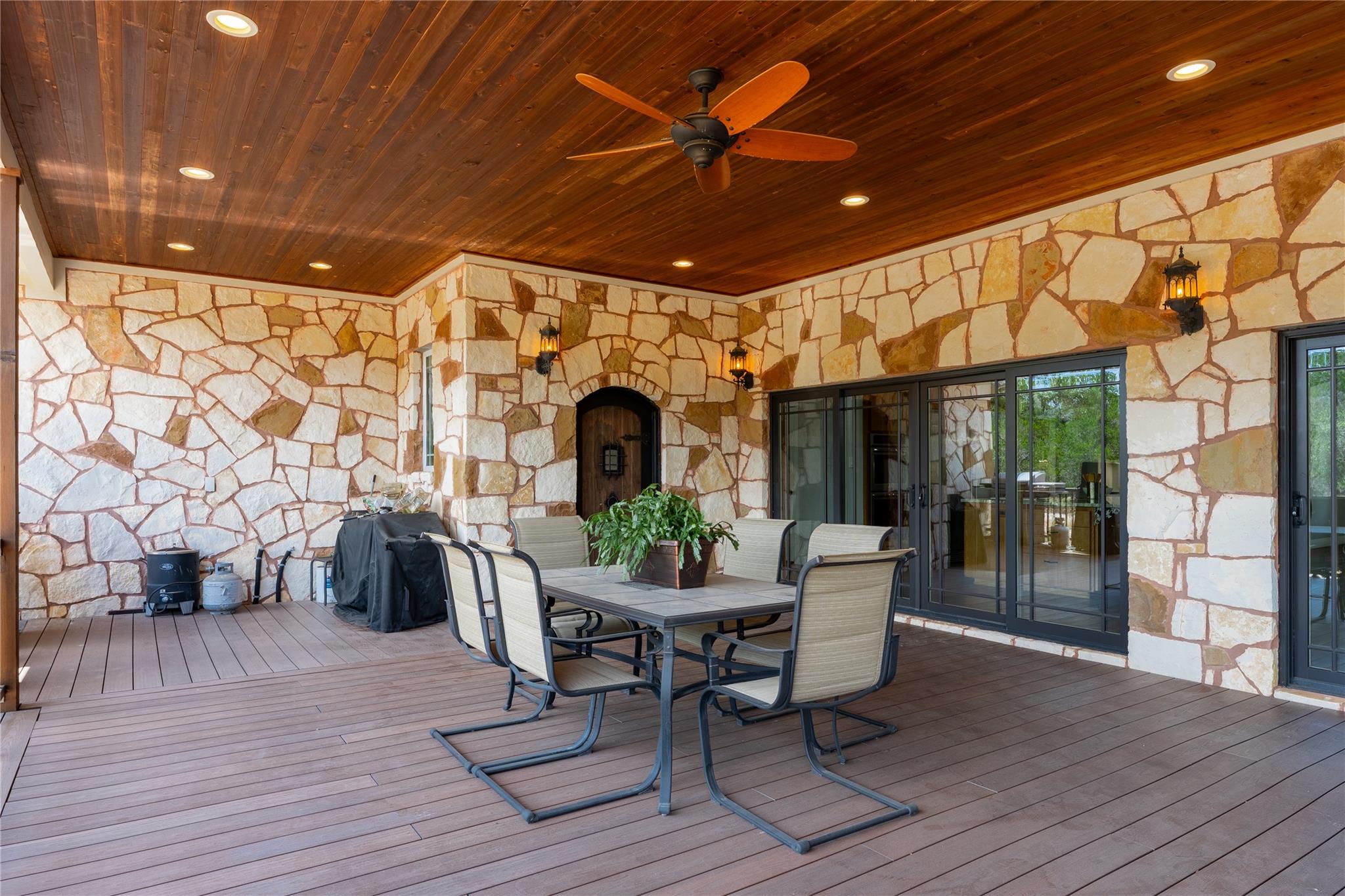 224 Liberty Bell LN, Dripping Springs, TX 78620