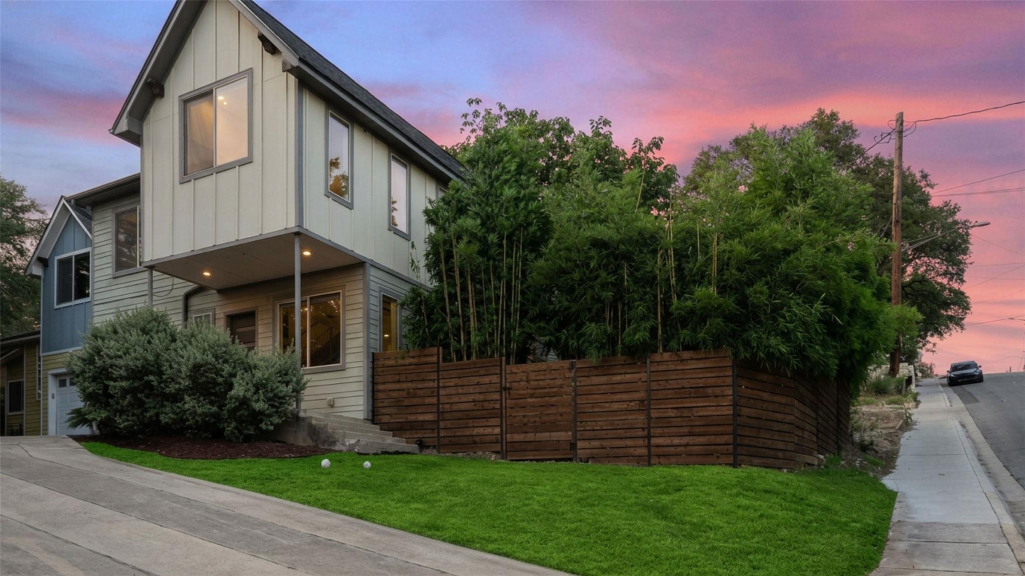 1158 Ridgeway DR #A, Austin, TX 78702