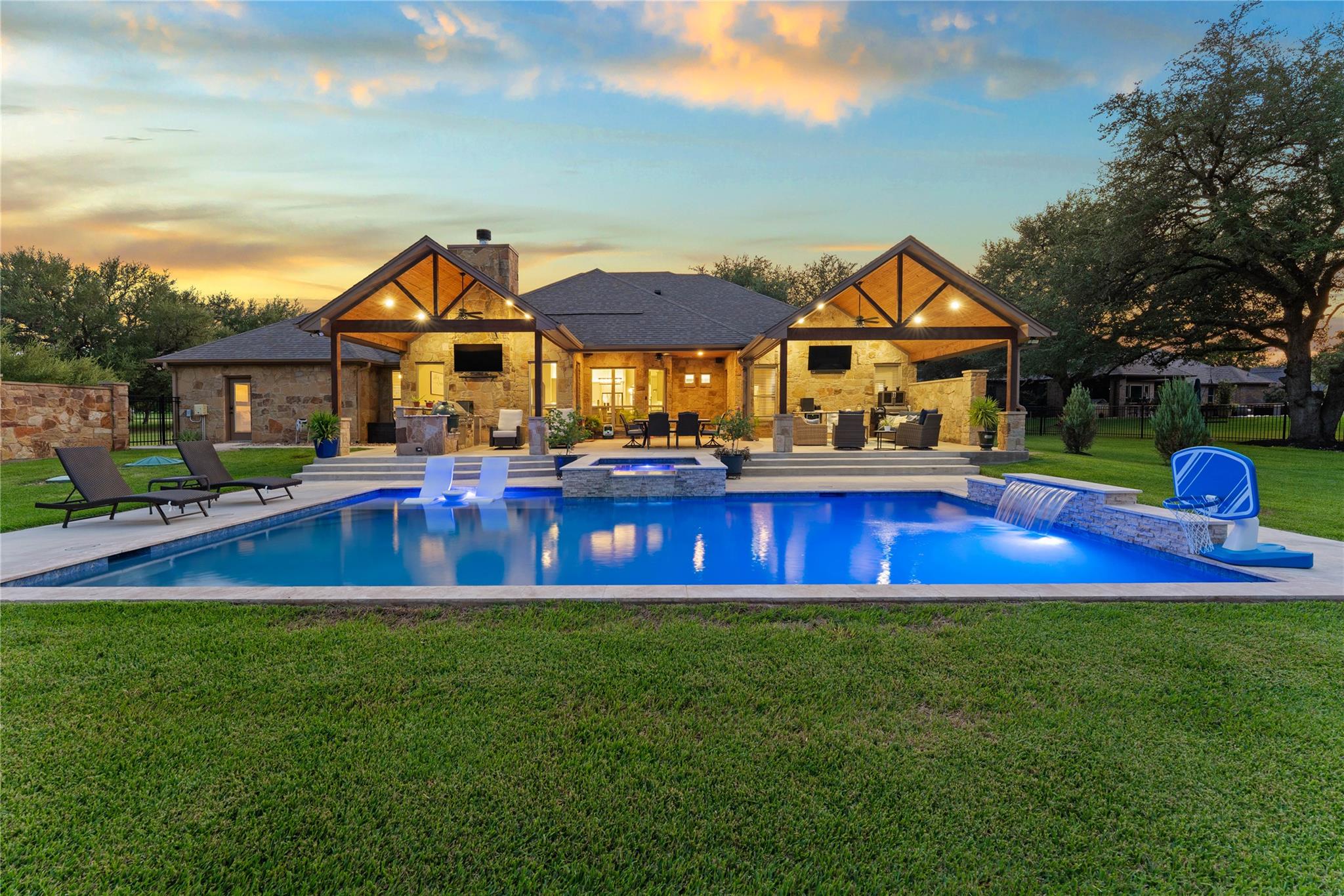 3041 Rolling Meadow DR, Salado, TX 76571