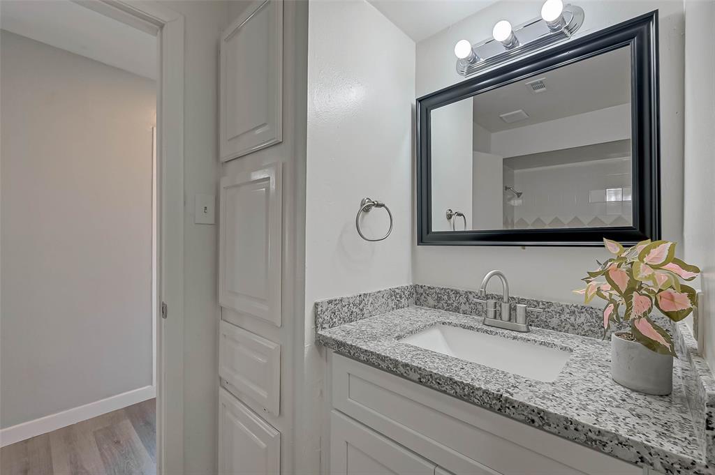 10826 Lynbrook DR, Houston, TX 77042