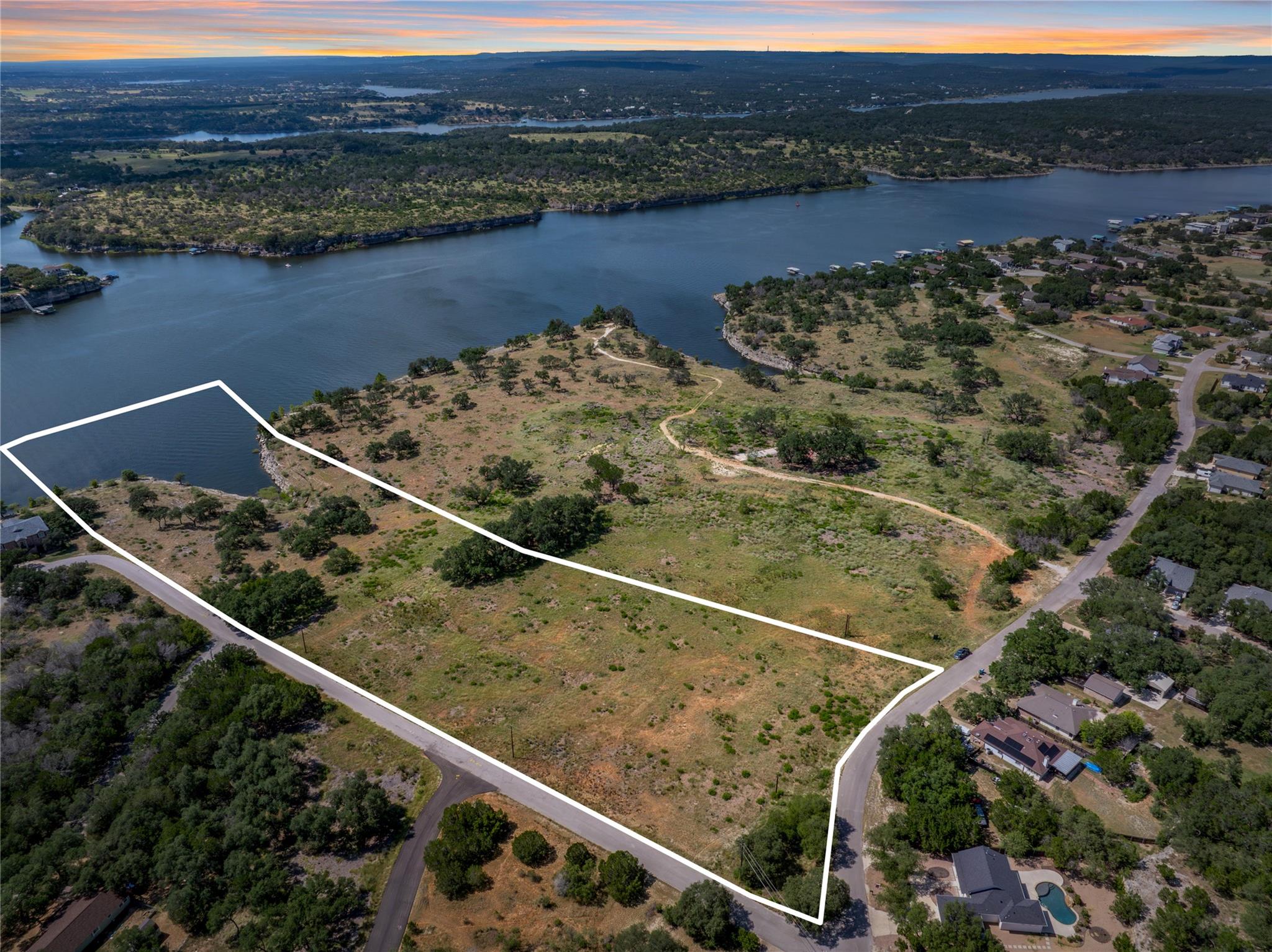 1900 Patriot DR, Lago Vista, TX 78645