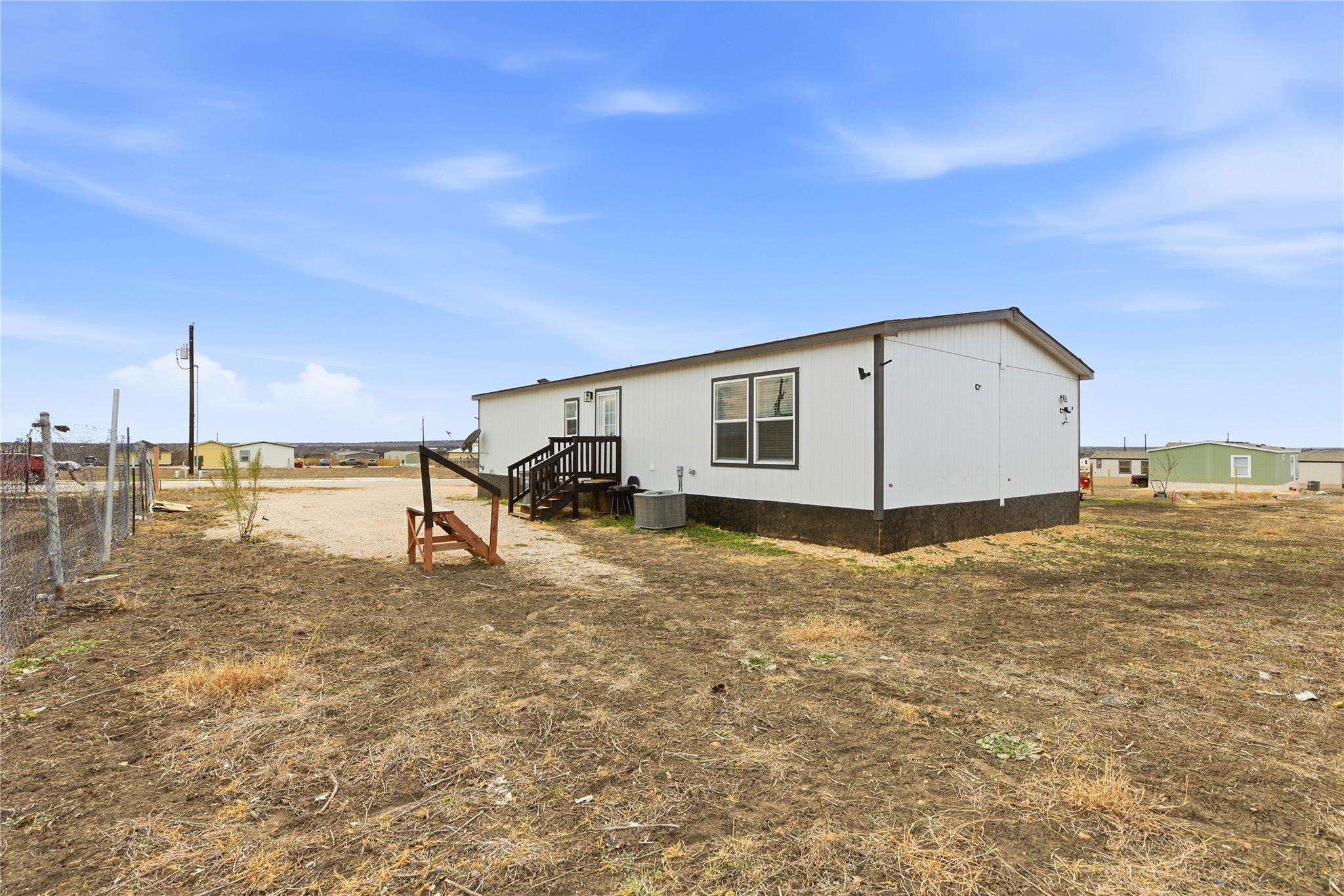 279 Pajarilla Ps, Del Valle, TX 78617