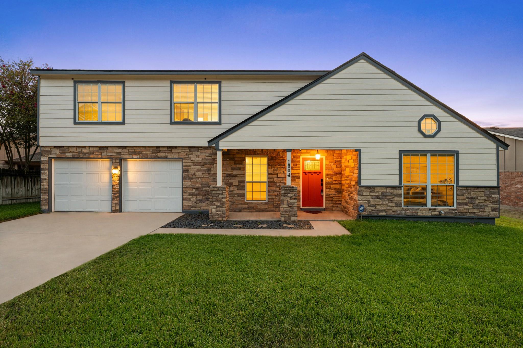 1904 Oakridge DR, Round Rock, TX 78681