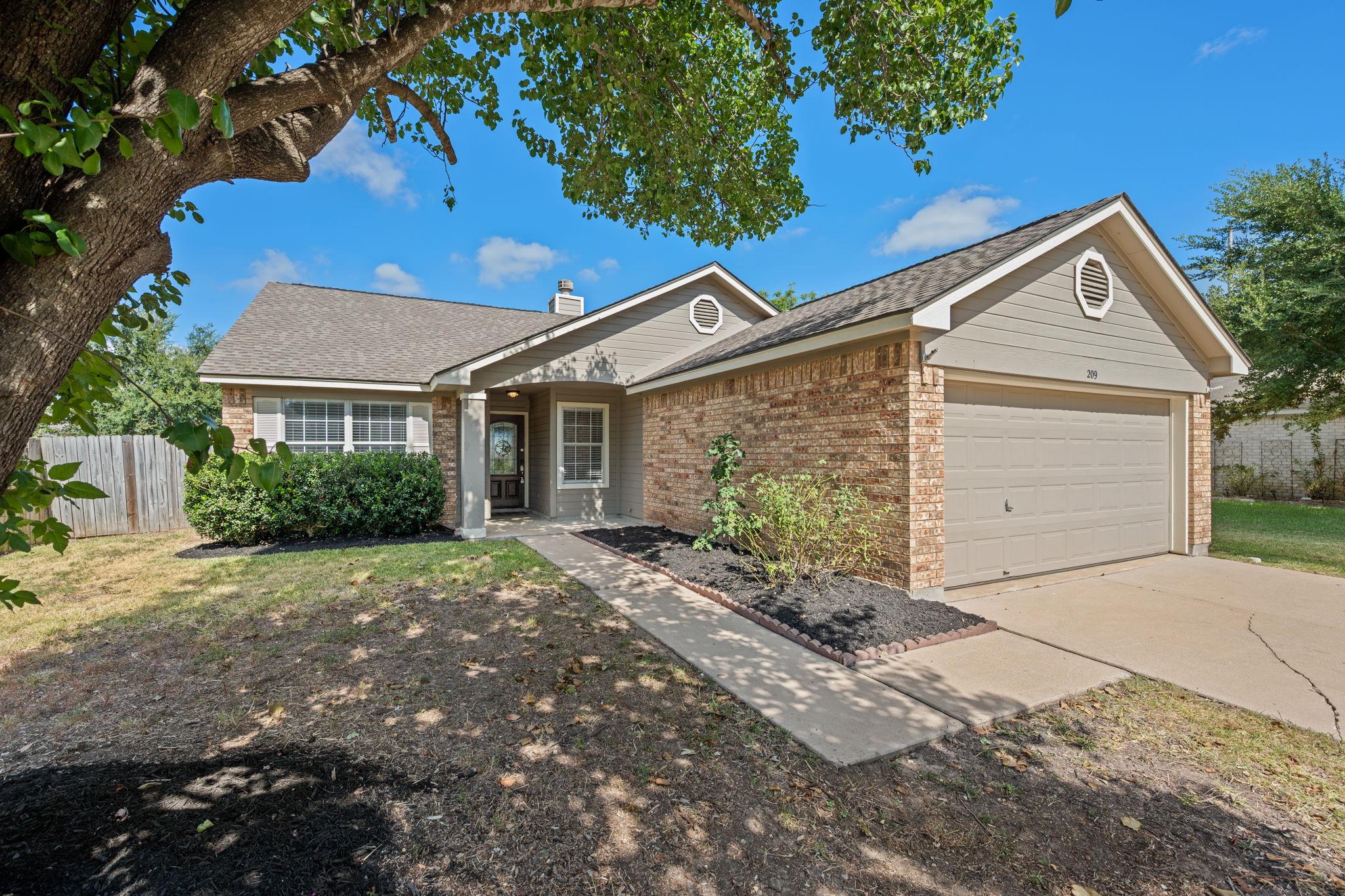 209 Clarks Way, Hutto, TX 78634