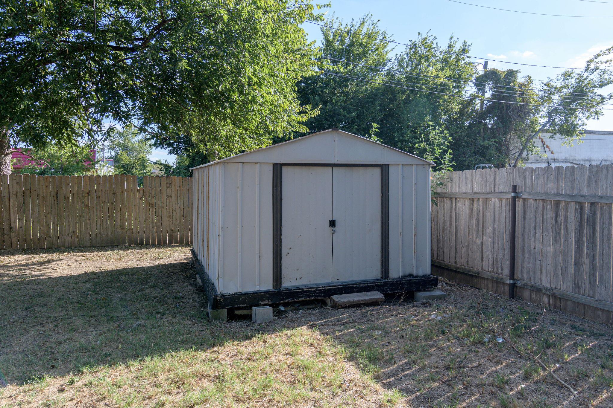 219 E Davilla ST, Bartlett, TX 76511