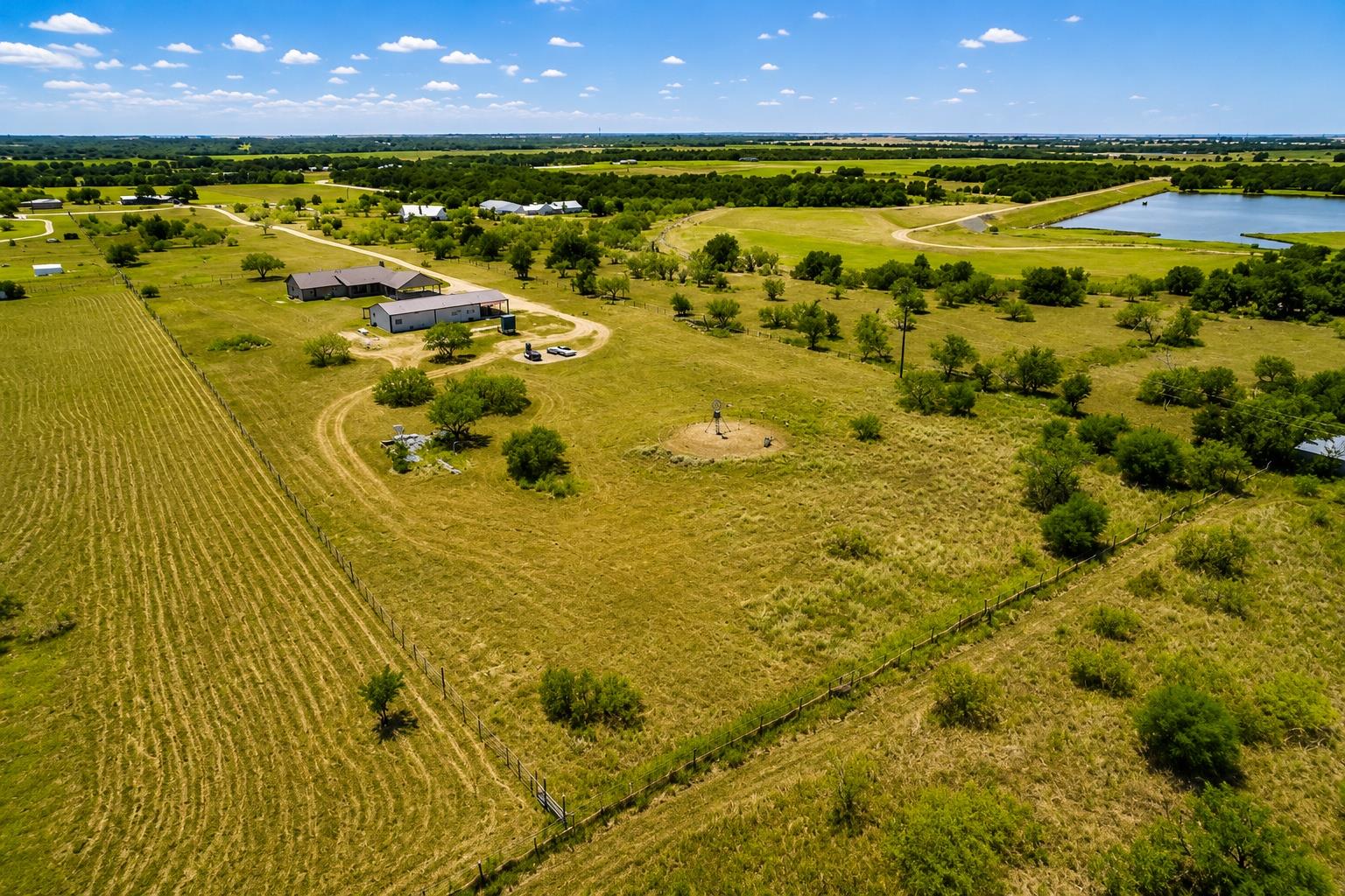 19892 Vilas RD, Holland, TX 76534