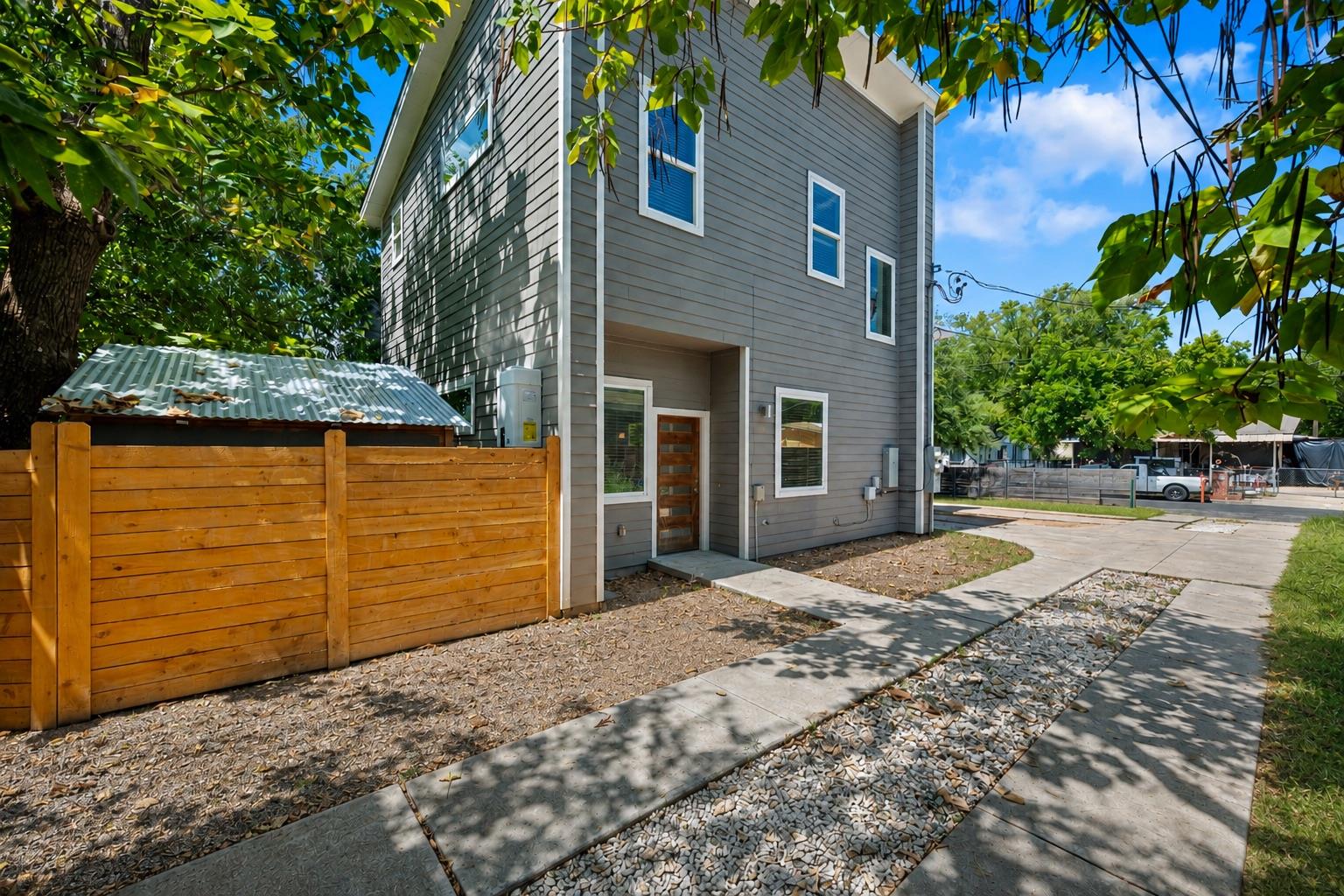 1003 Valdez ST #A, Austin, TX 78741