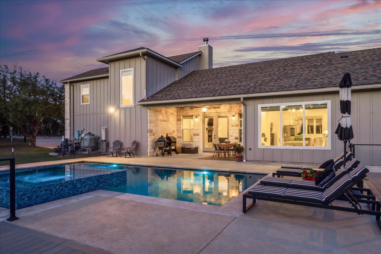 625B Las Colinas DR, Wimberley, TX 78676