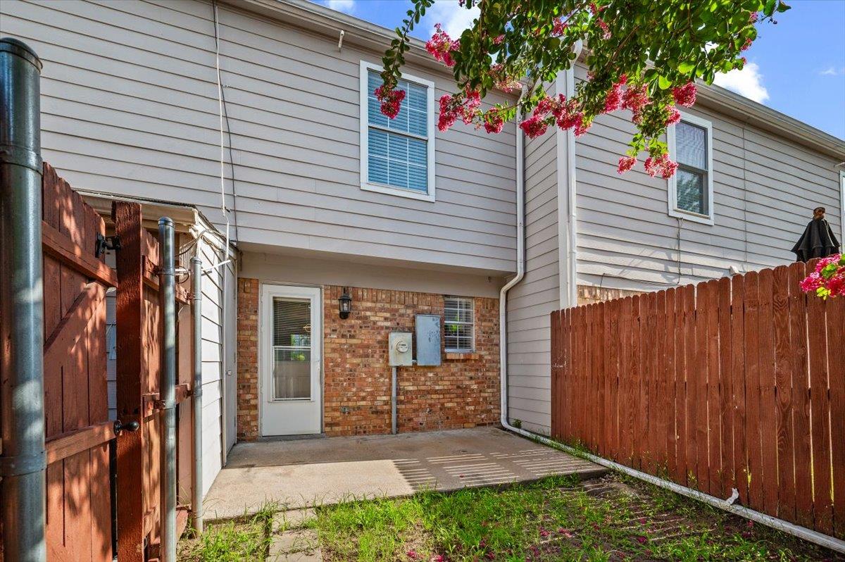 41 Abbey RD, Euless, TX 76039