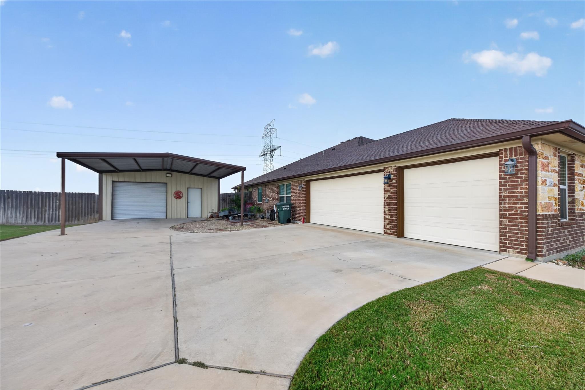 6149 Big Tree DR, Salado, TX 76571