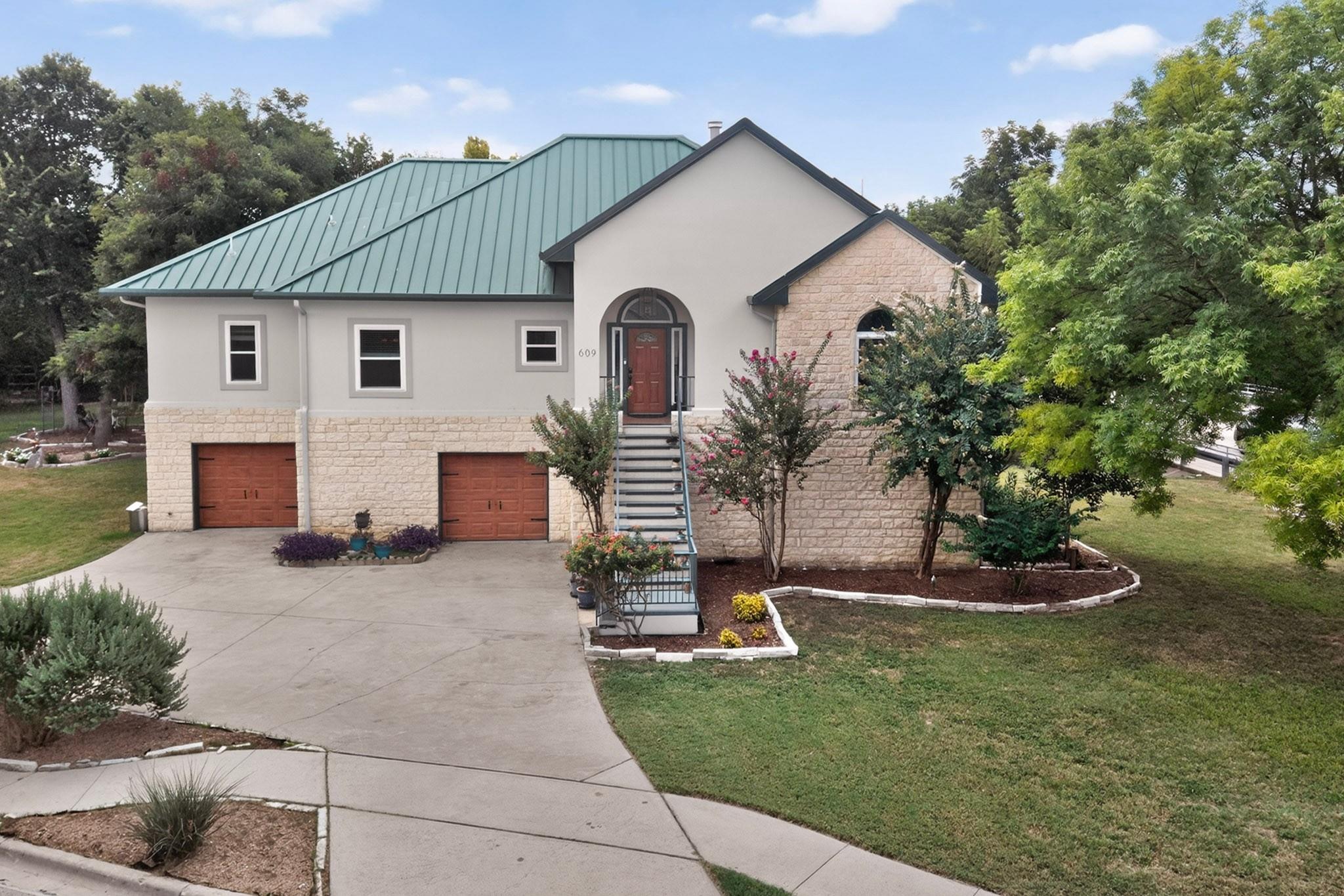 609 S Lake Creek DR, Round Rock, TX 78681