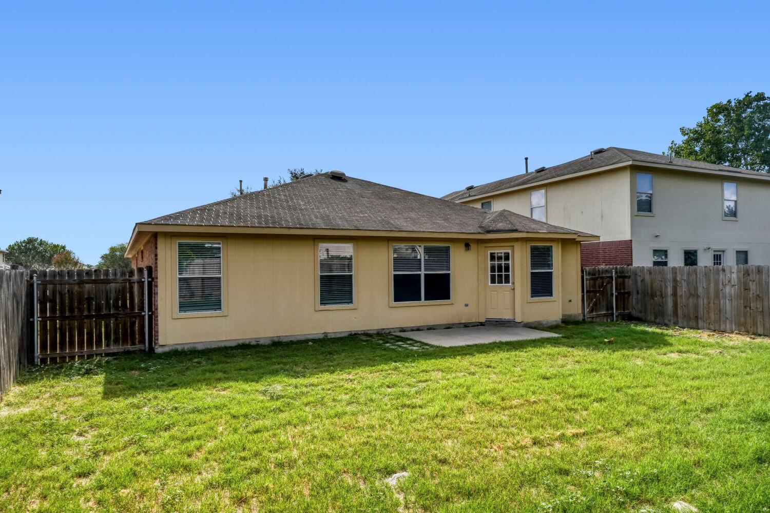 211 Remington Rn, Bastrop, TX 78602