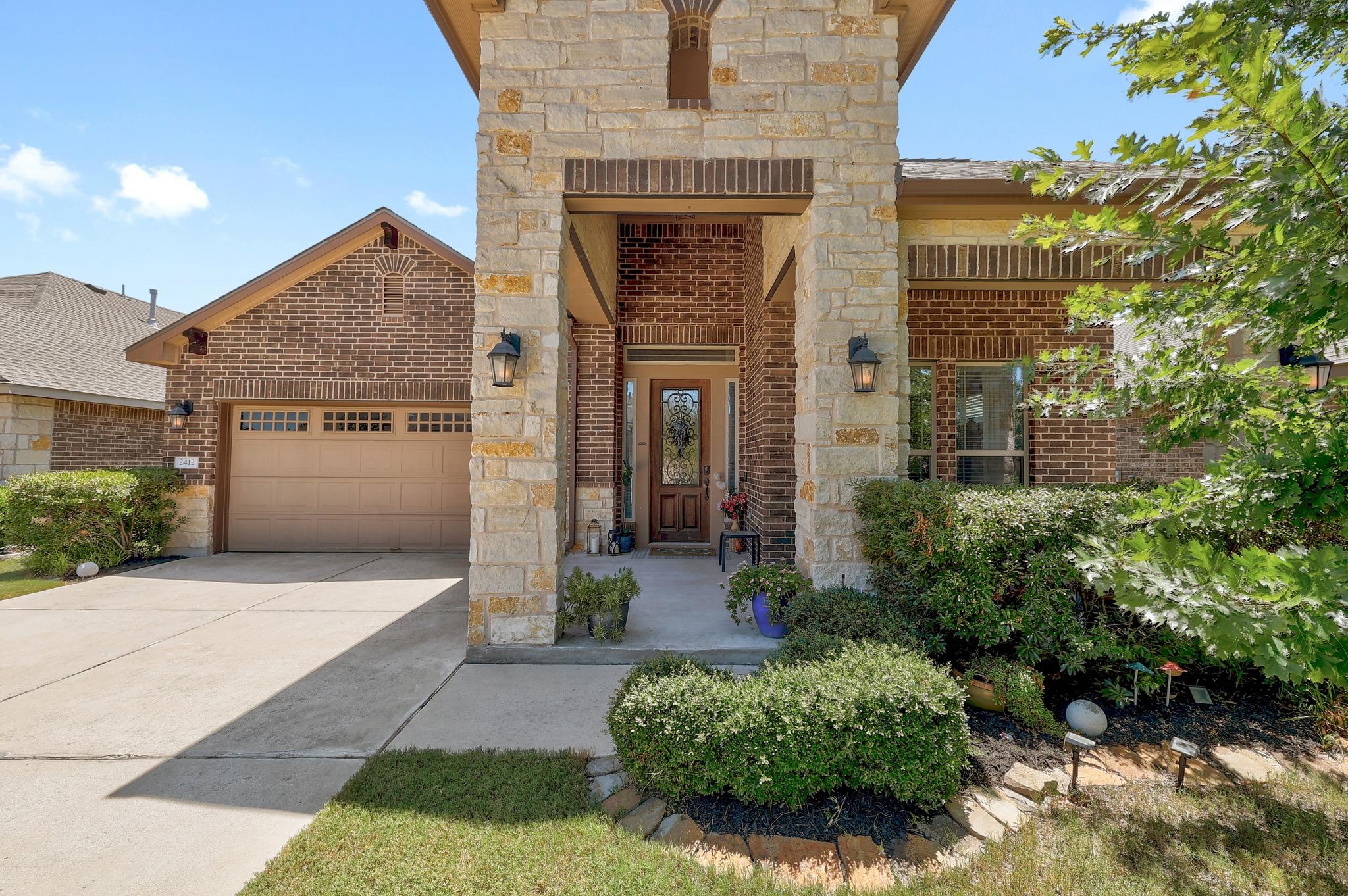 2412 Leonards Ps, Leander, TX 78641