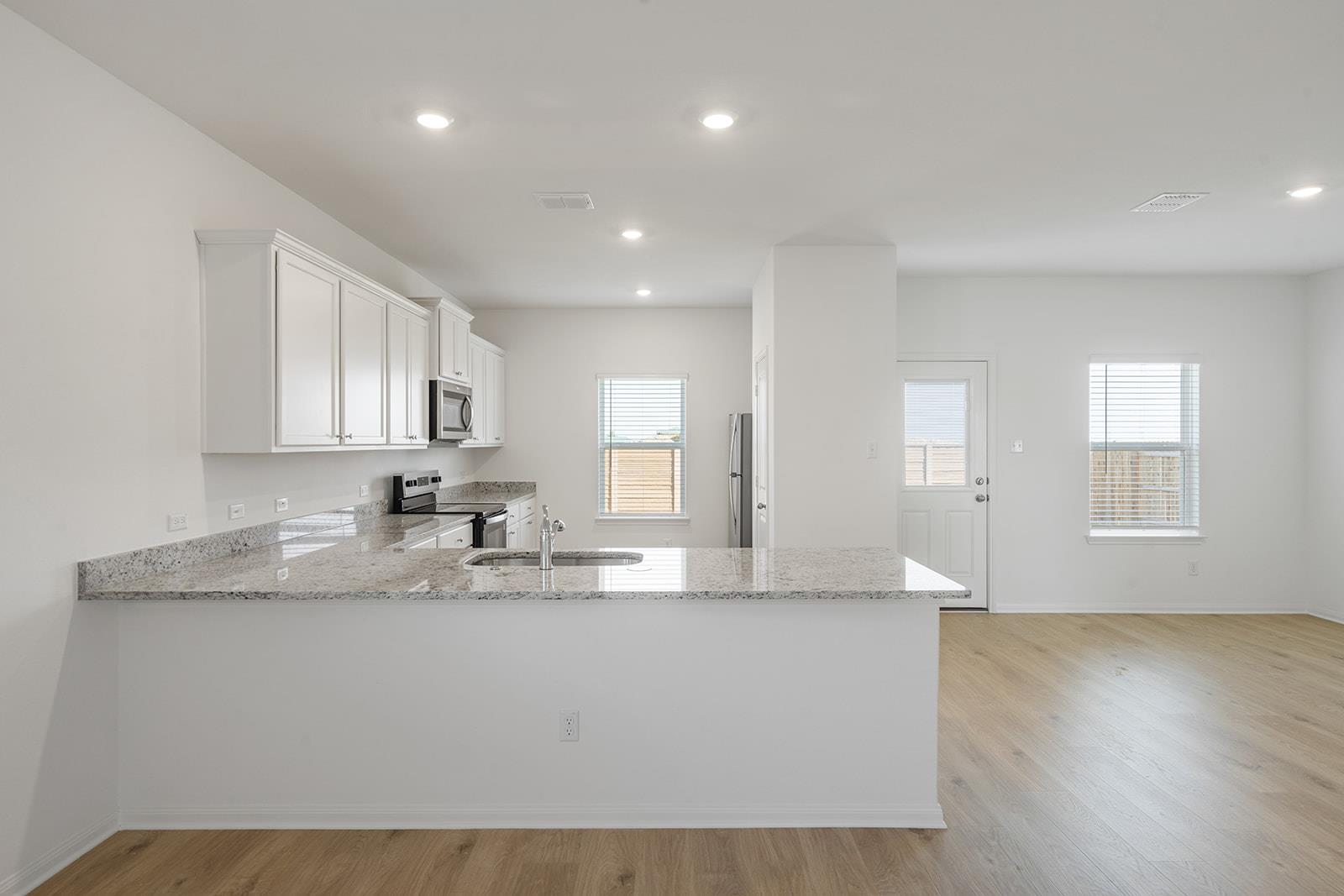 261 W Luna Blue LN, Jarrell, TX 76537