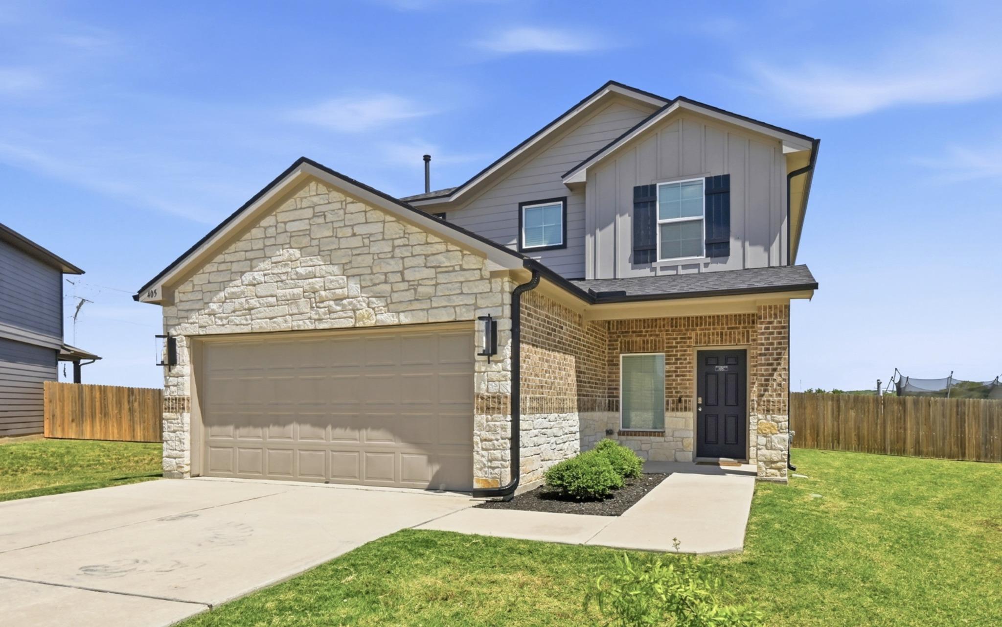 405 W Andover LN, Uhland, TX 78640