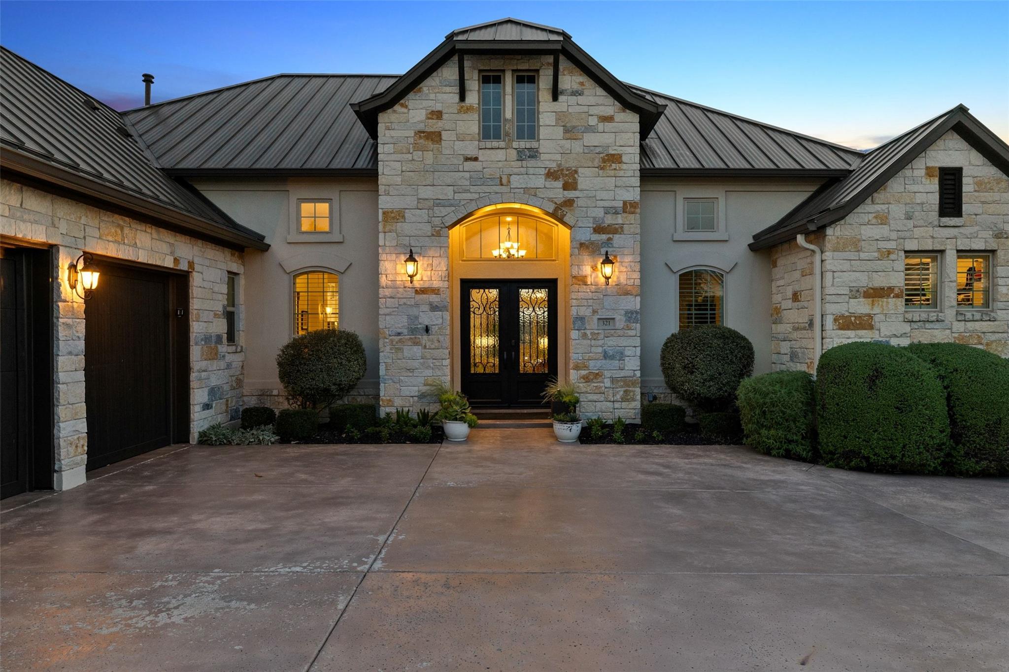 321 Bisset CT, Austin, TX 78738