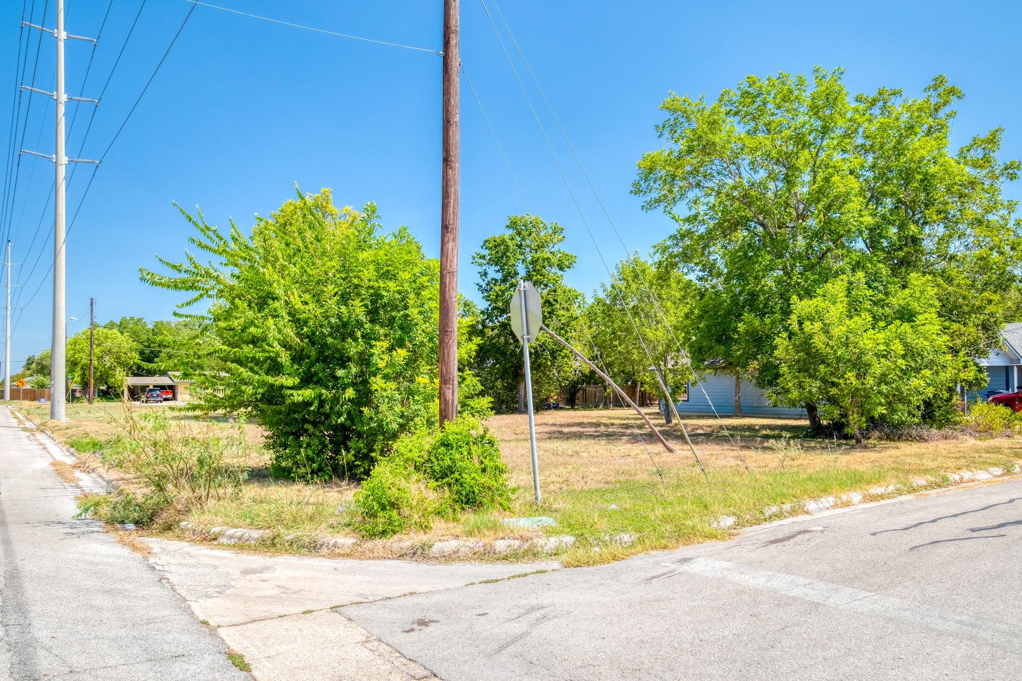 1001 Fifth ST, Lockhart, TX 78644