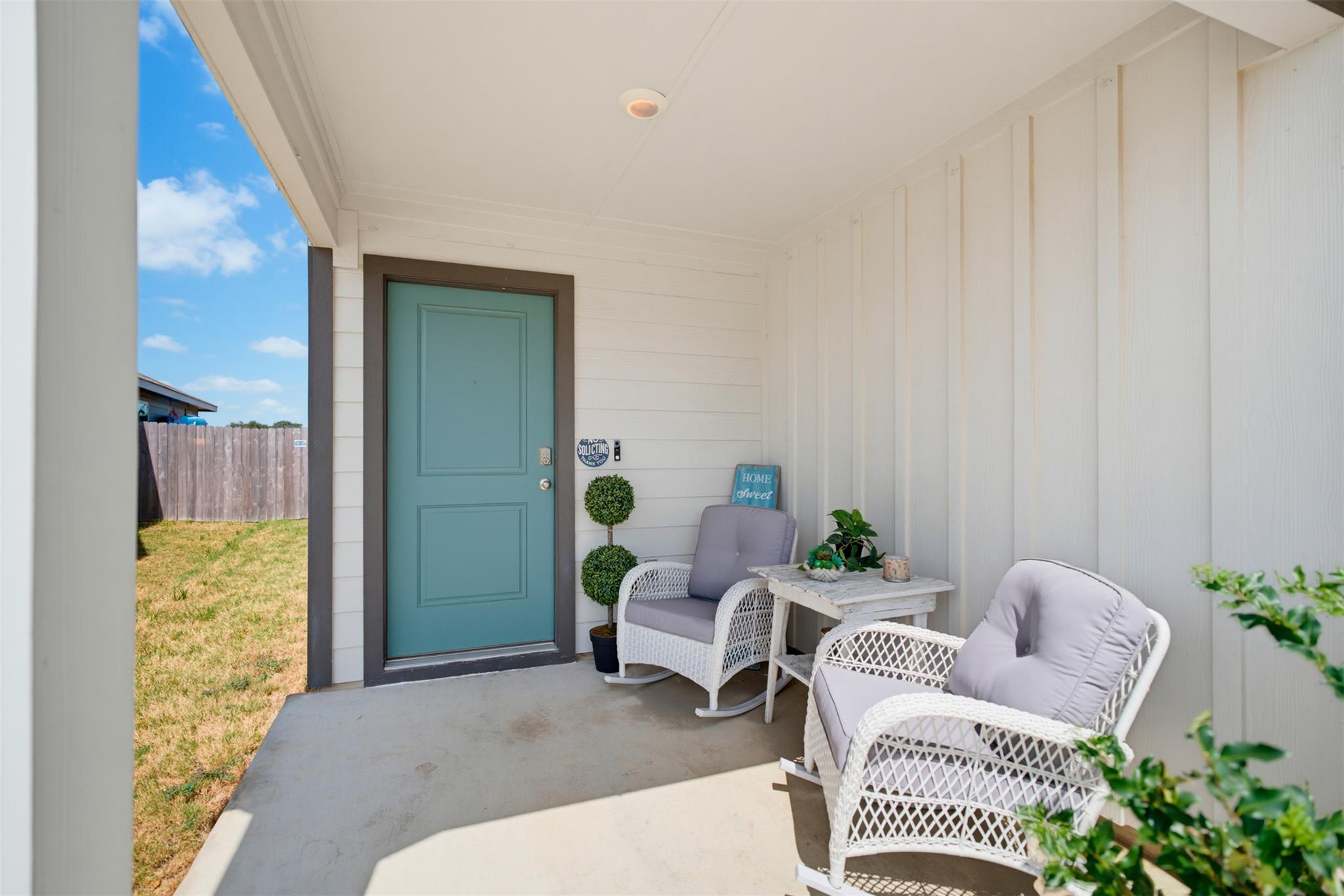 325 Doss DR, Rockdale, TX 76567