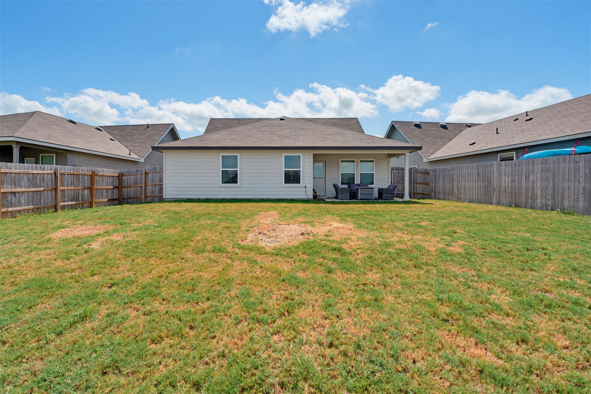 325 Doss DR, Rockdale, TX 76567