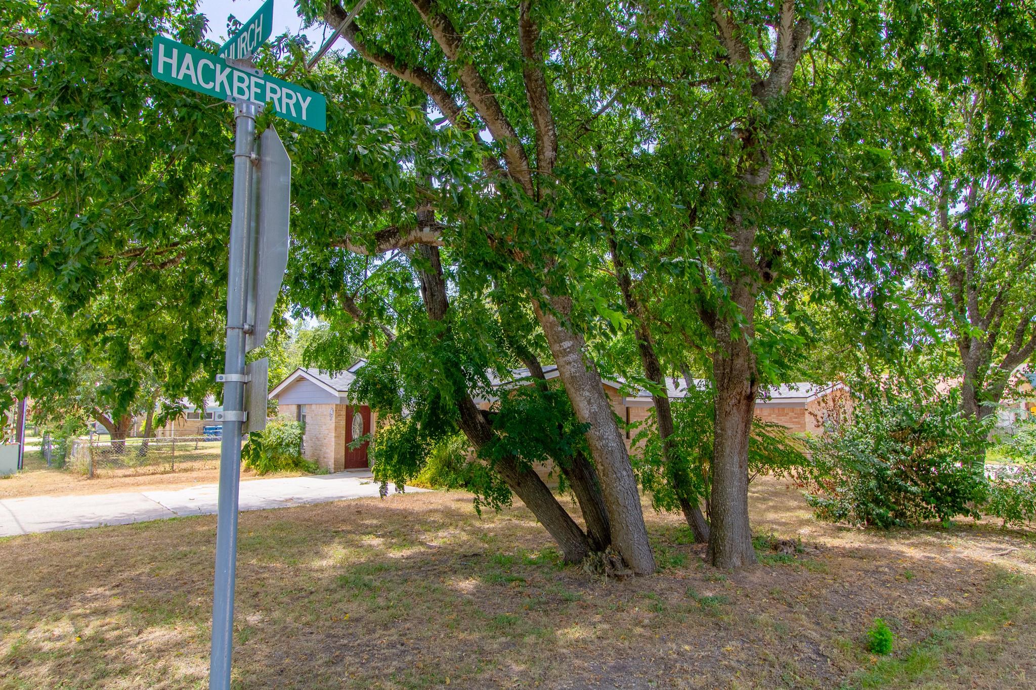 208 Hackberry ST, Lockhart, TX 78644