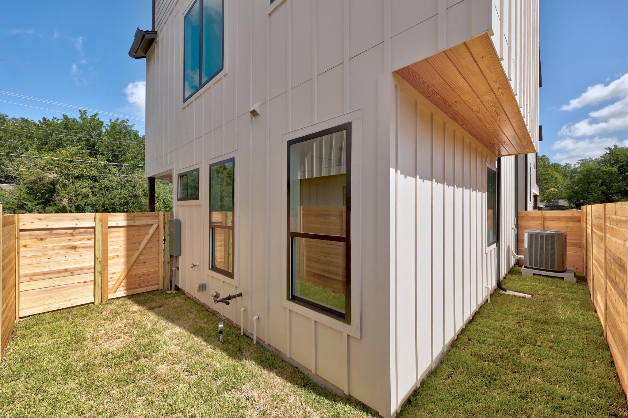 301 N Pleasant Valley RD #2, Austin, TX 78702