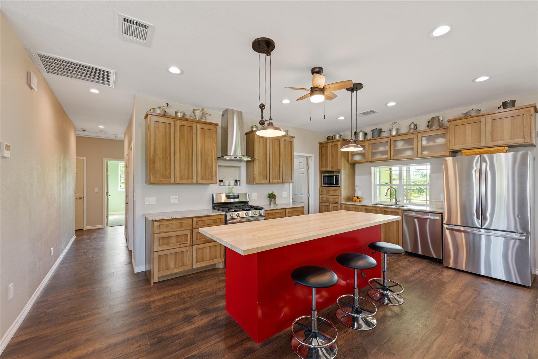 459 E Ridge LN, Kyle, TX 78640