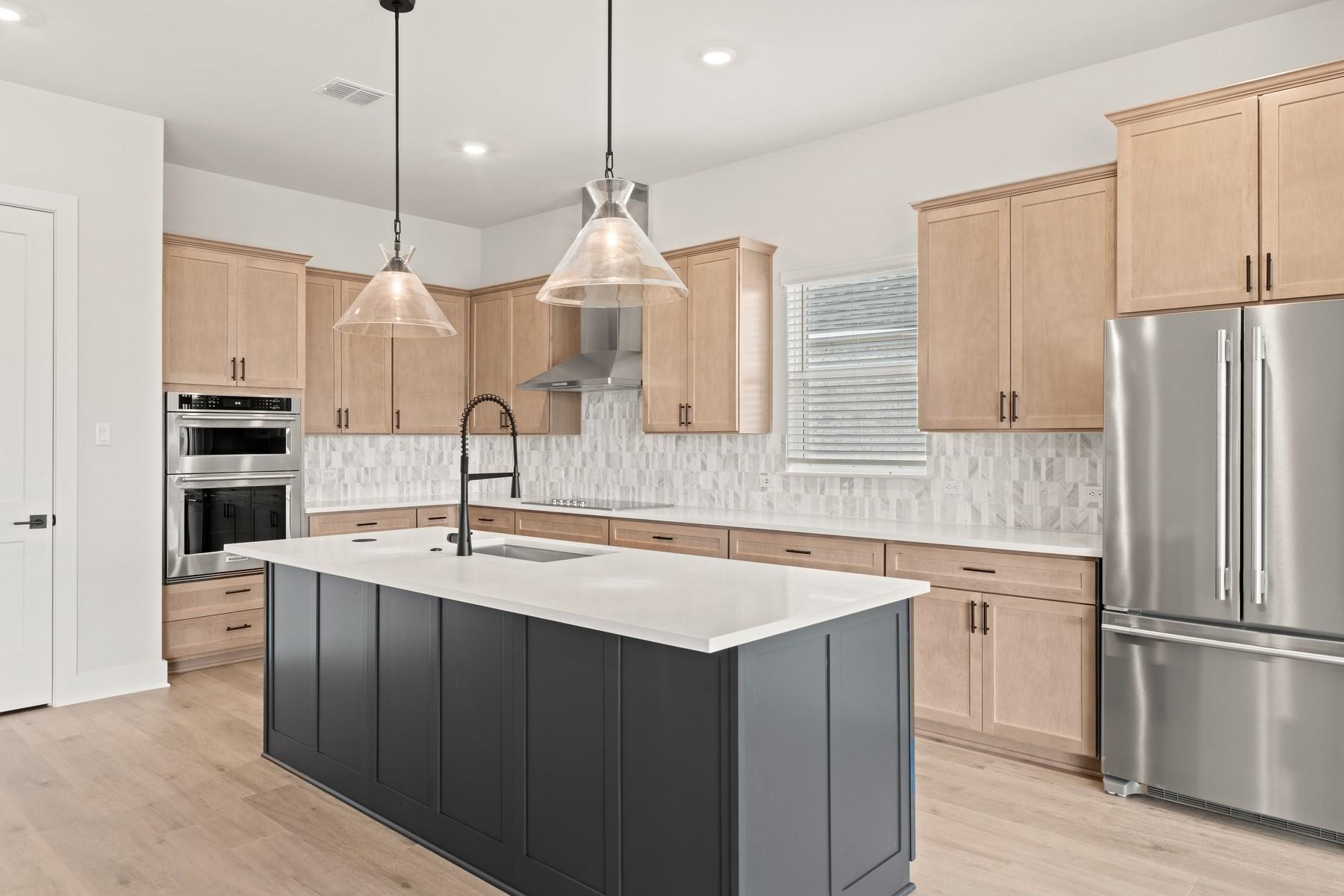 309 E Luna Blue LN, Jarrell, TX 76537