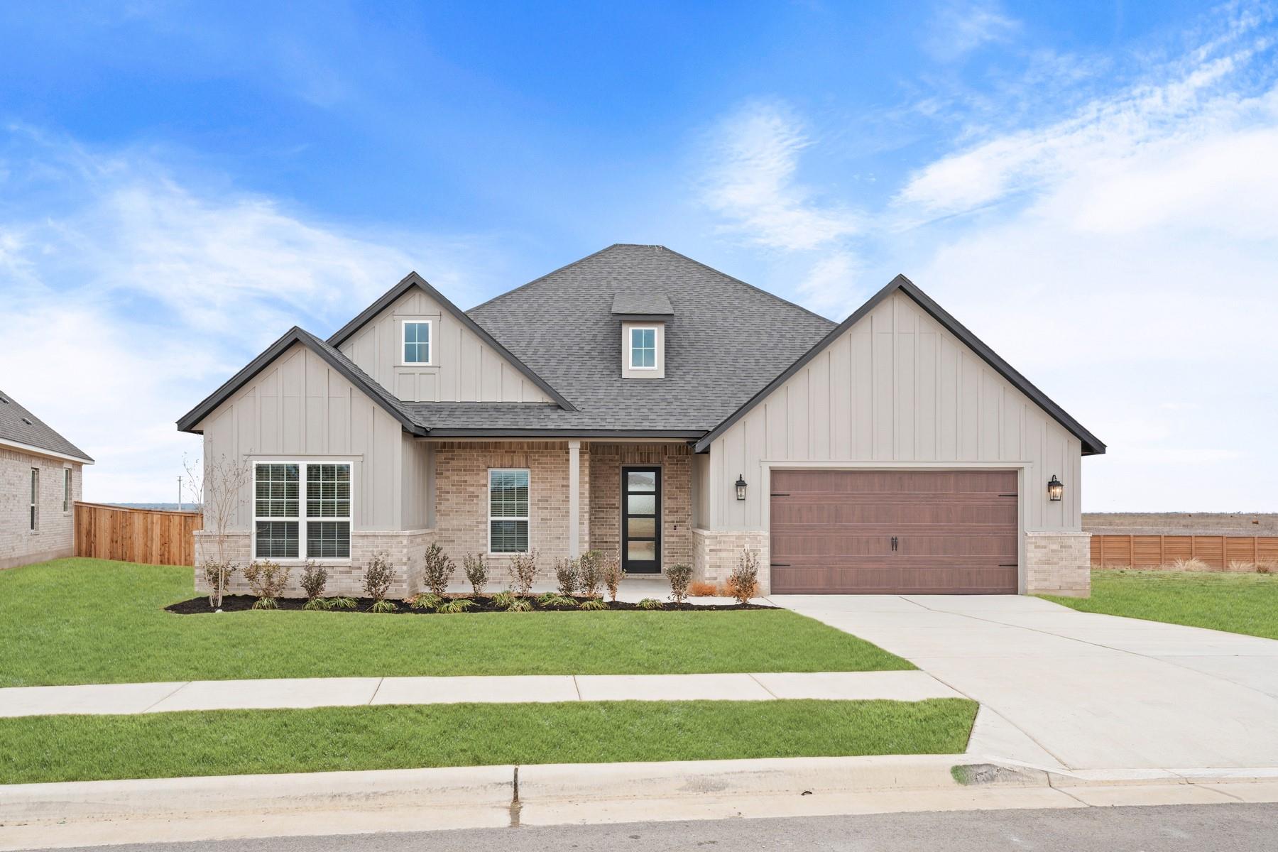 309 E Luna Blue LN, Jarrell, TX 76537