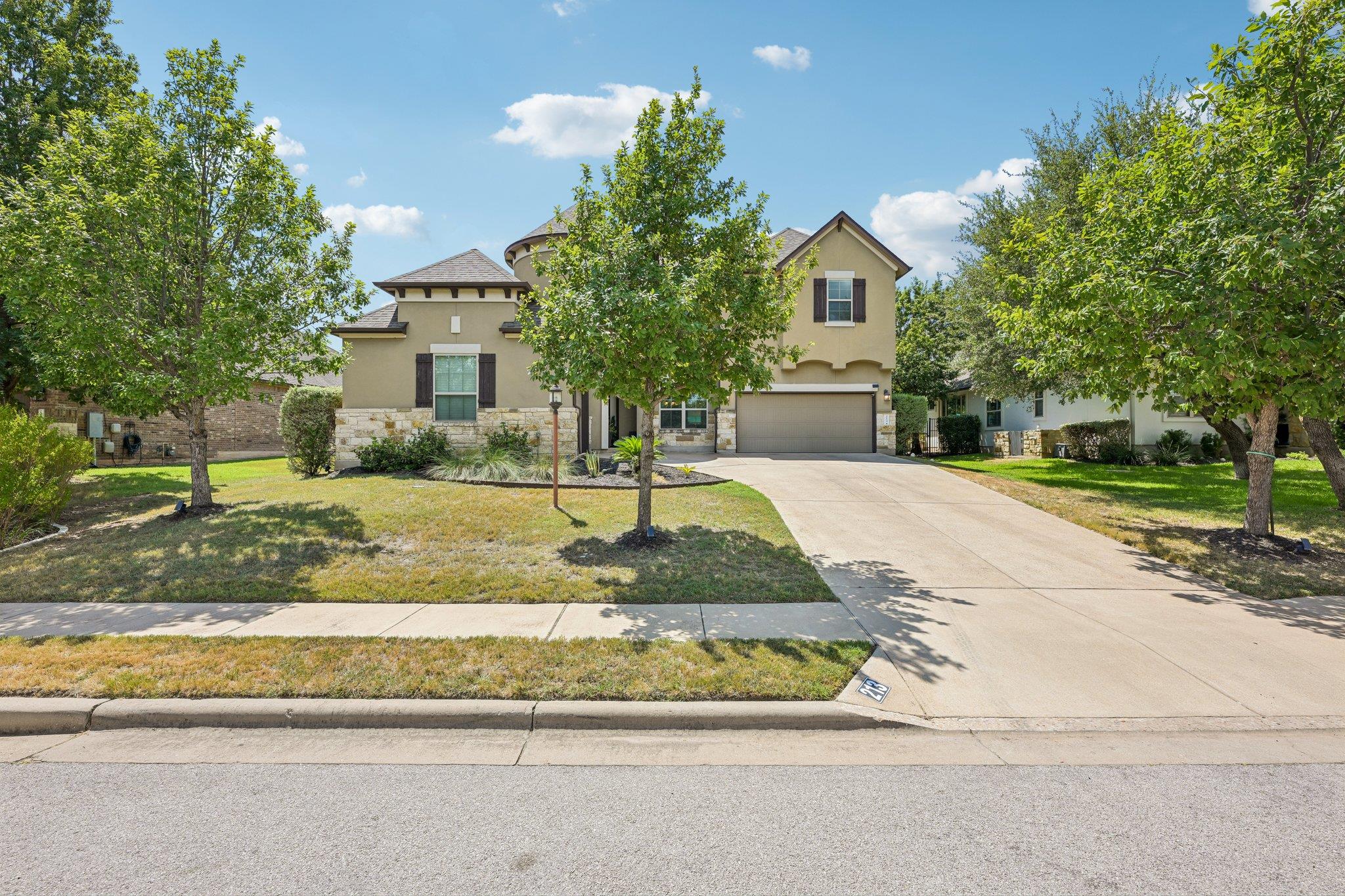 213 Lake Como DR, Lakeway, TX 78734
