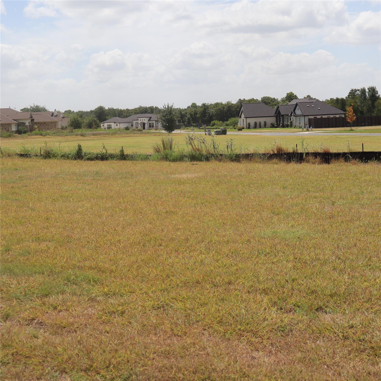 600 Rawhide LN, Florence, TX 76527