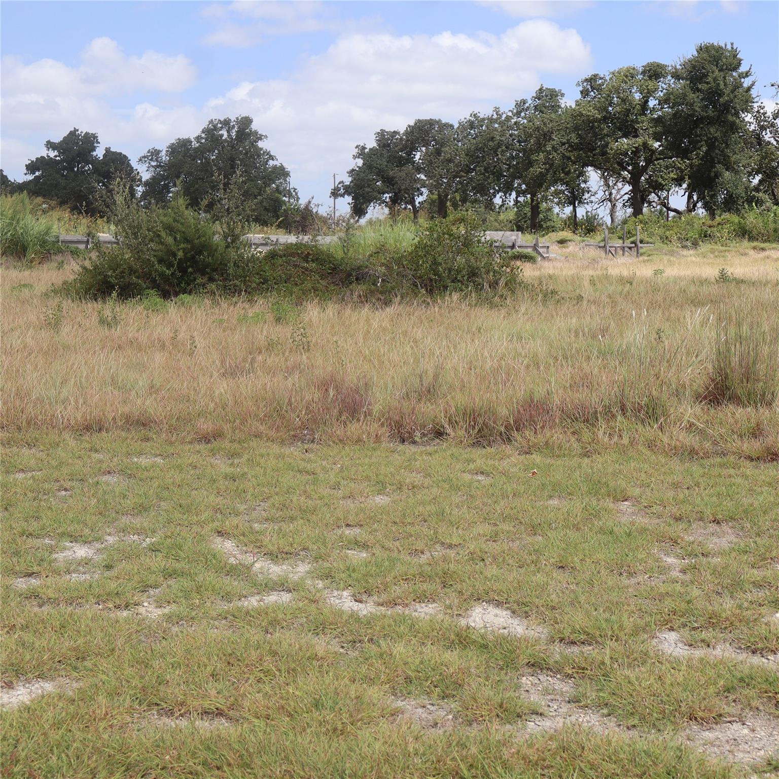 701 Rawhide LN, Florence, TX 76527