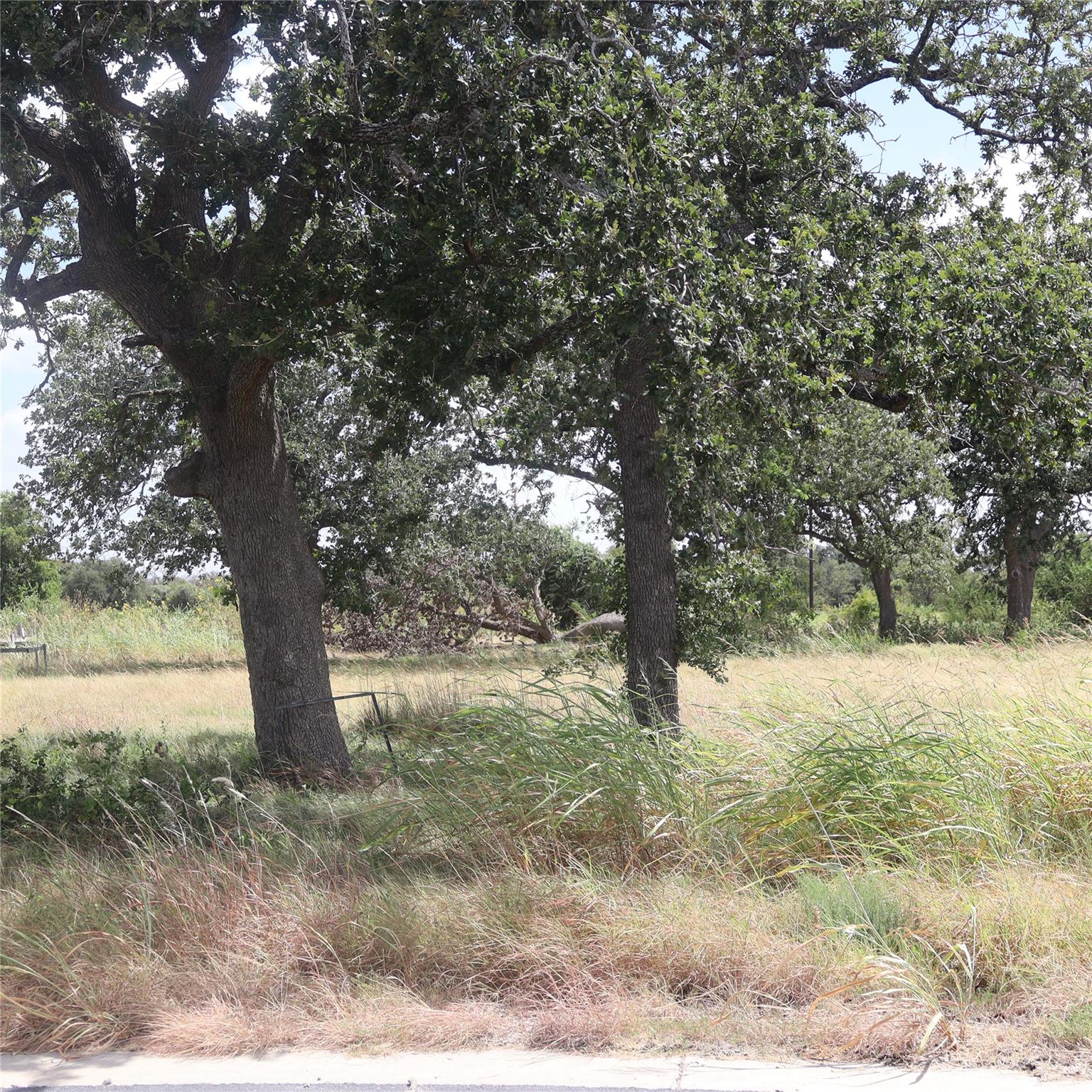 112 Mesones RD, Florence, TX 76527