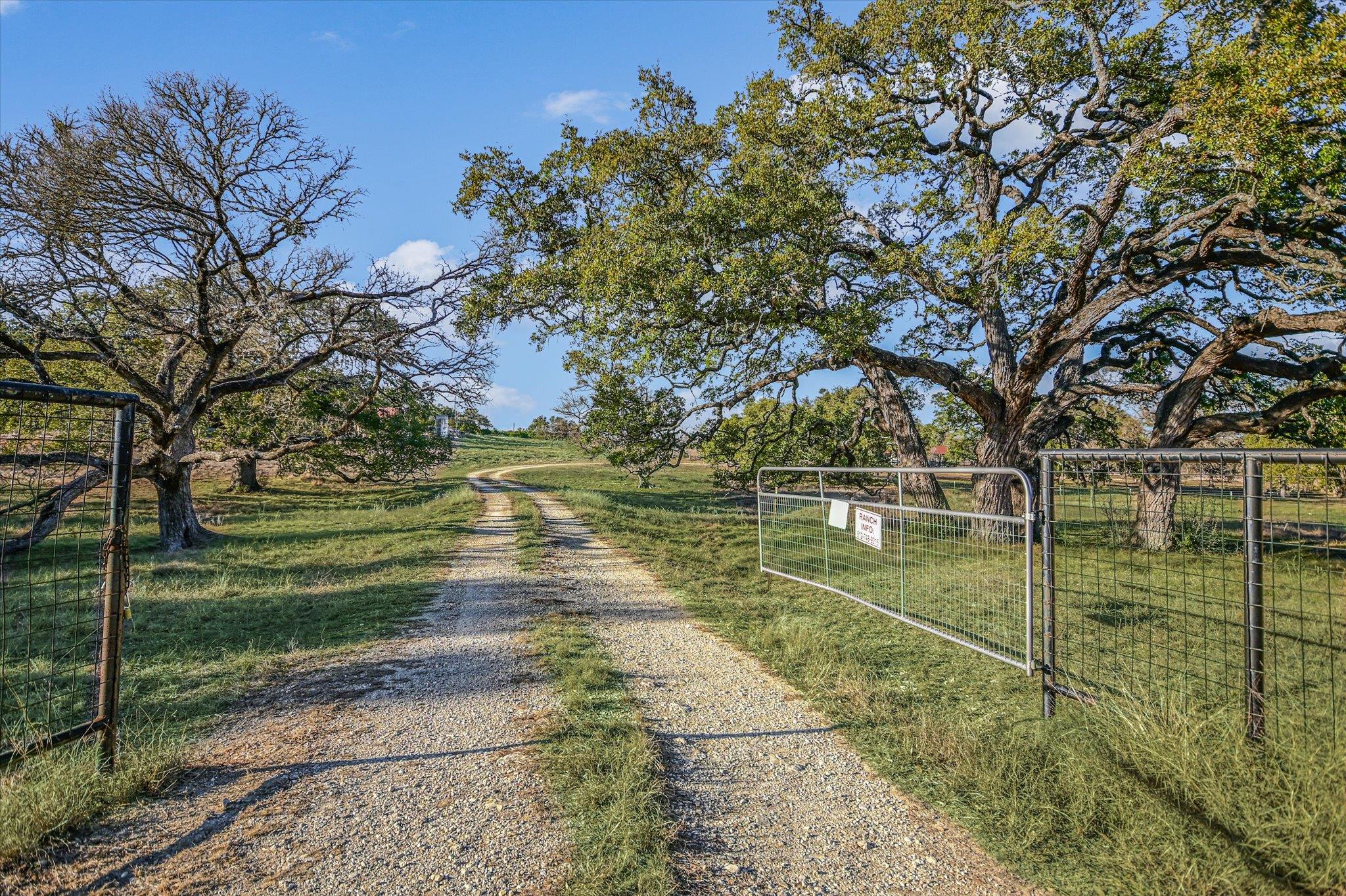 4698 Fischer Store RD, Wimberley, TX 78676