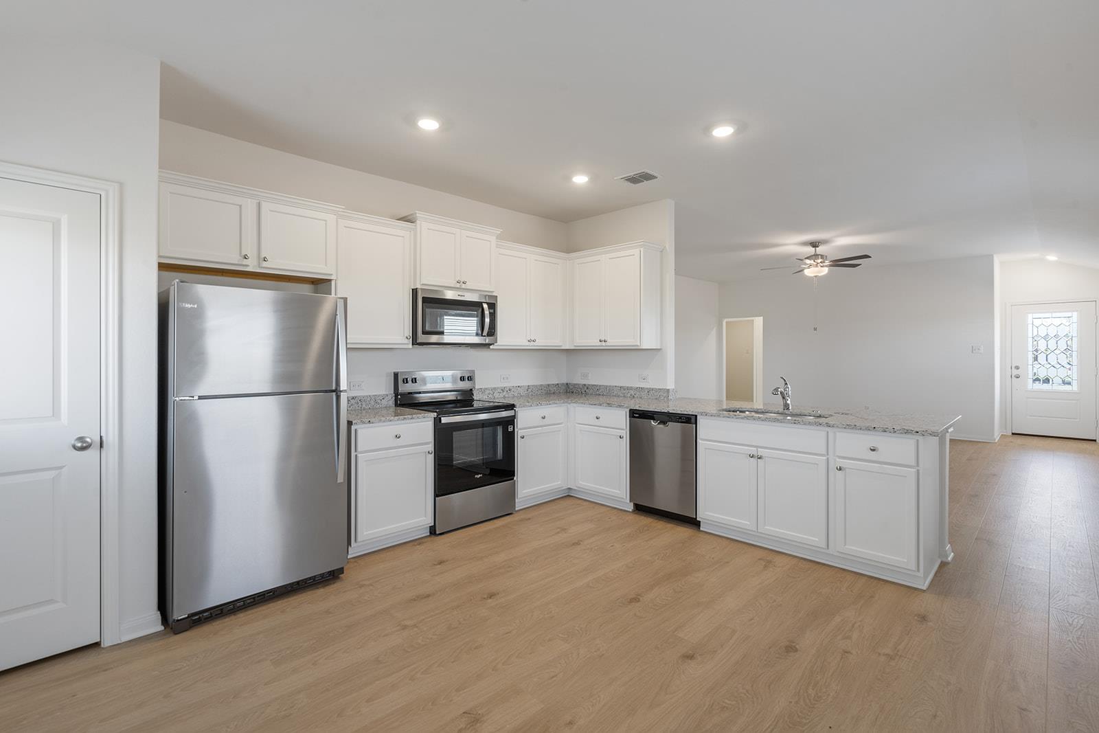 309 W Luna Blue LN, Jarrell, TX 76537