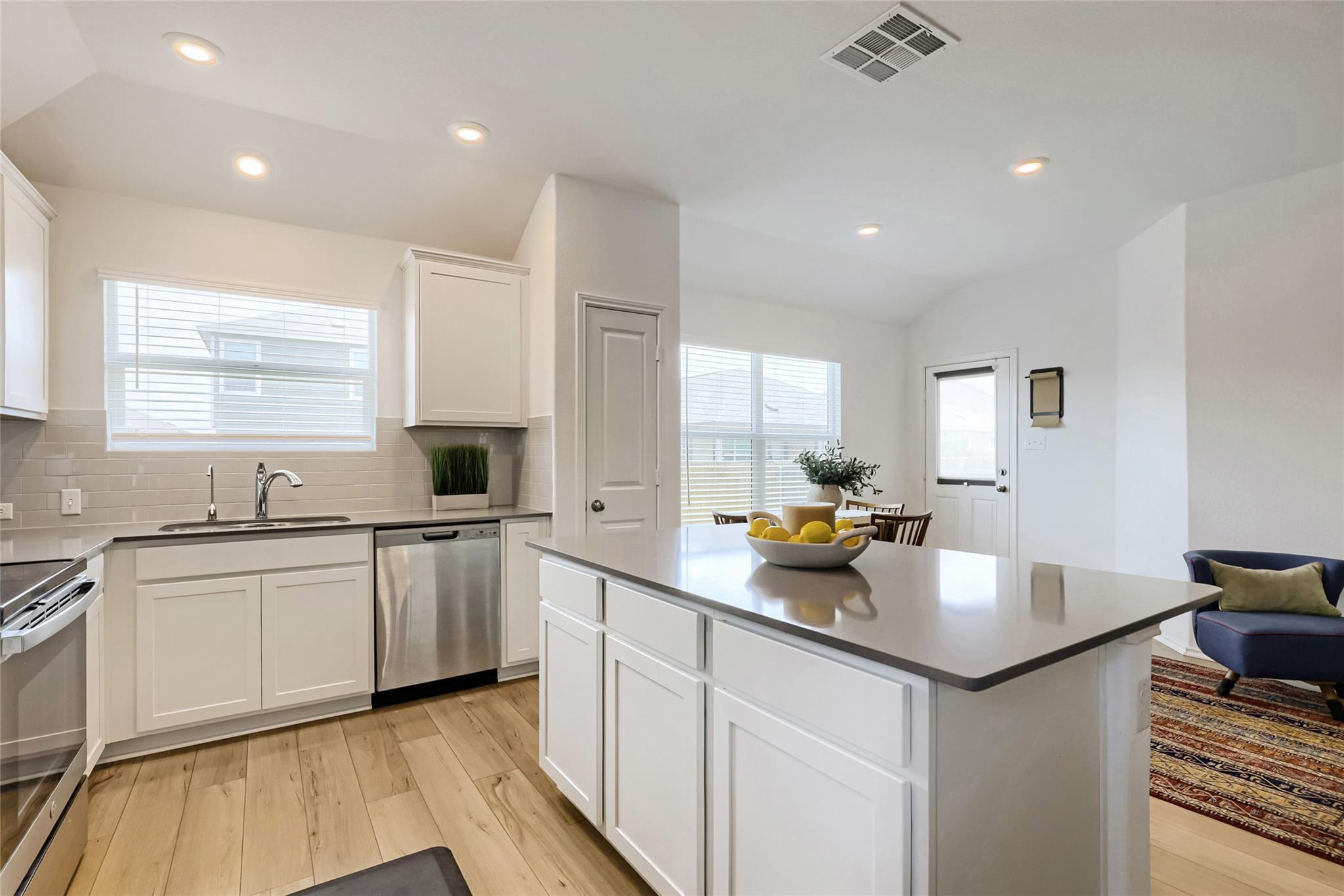 452 Perfect World Loop, Jarrell, TX 76537