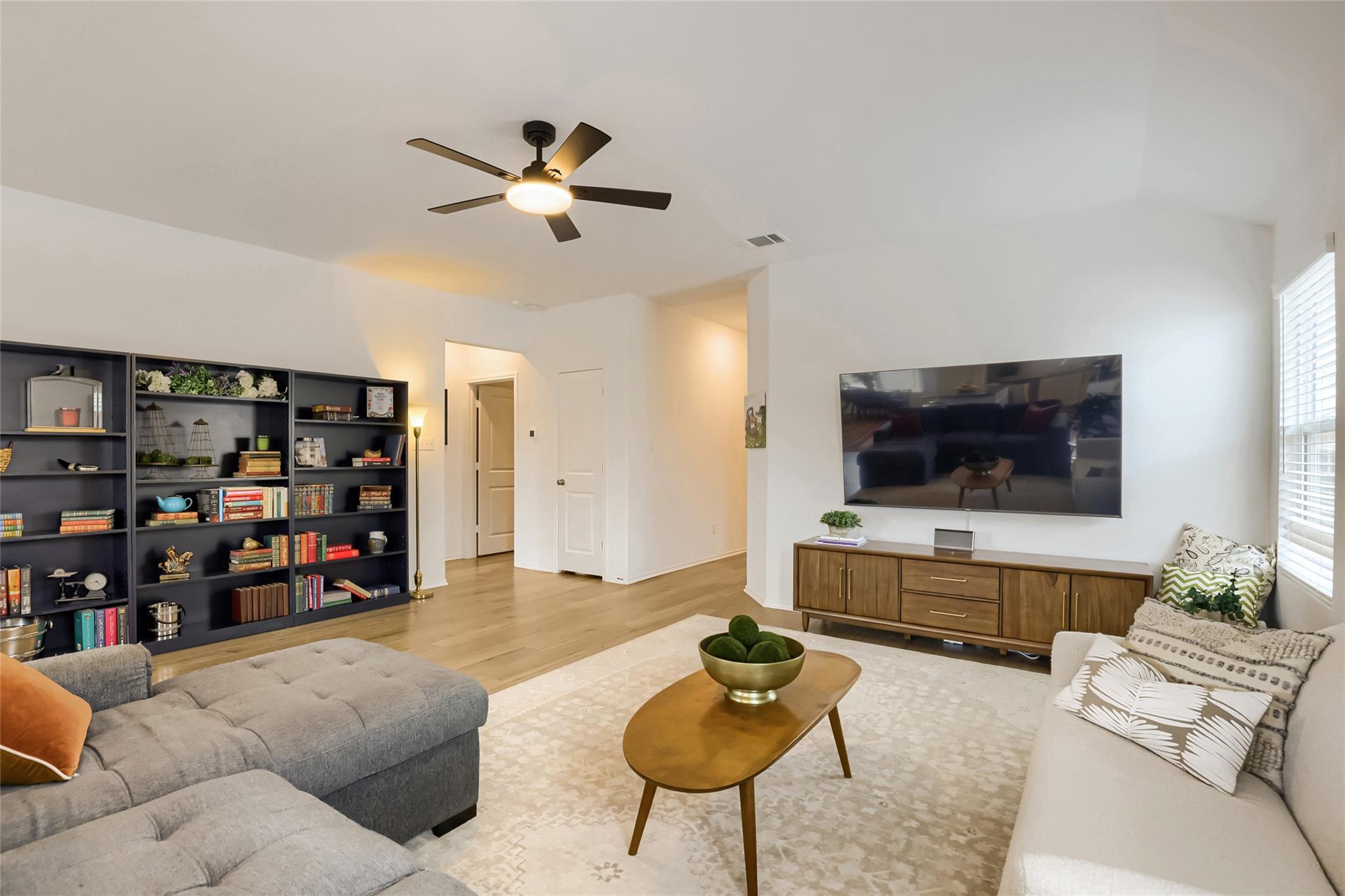 452 Perfect World Loop, Jarrell, TX 76537