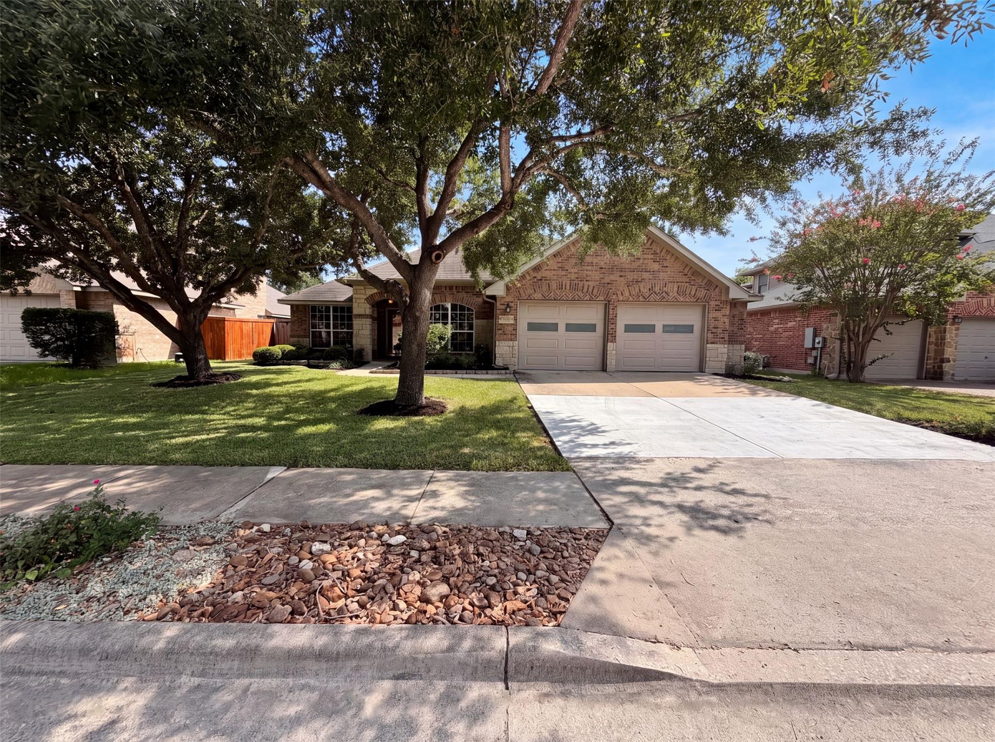 13804 Long Shadow DR, Manor, TX 78653
