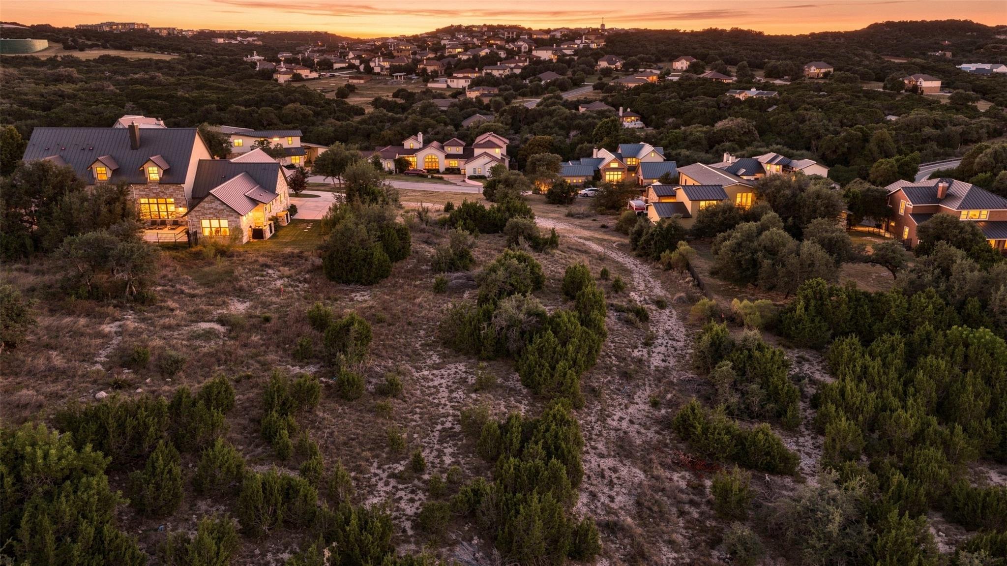 105 Stephanie LN, Austin, TX 78738
