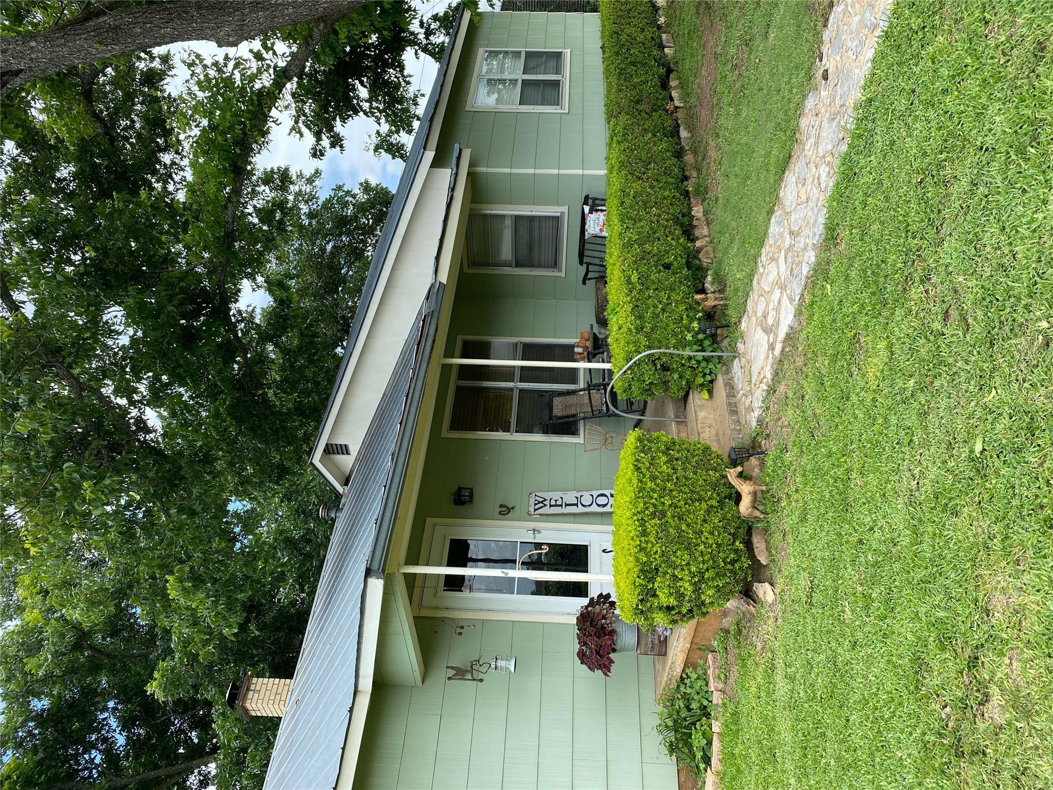 1132 Thiele LN, Fredericksburg, TX 78624