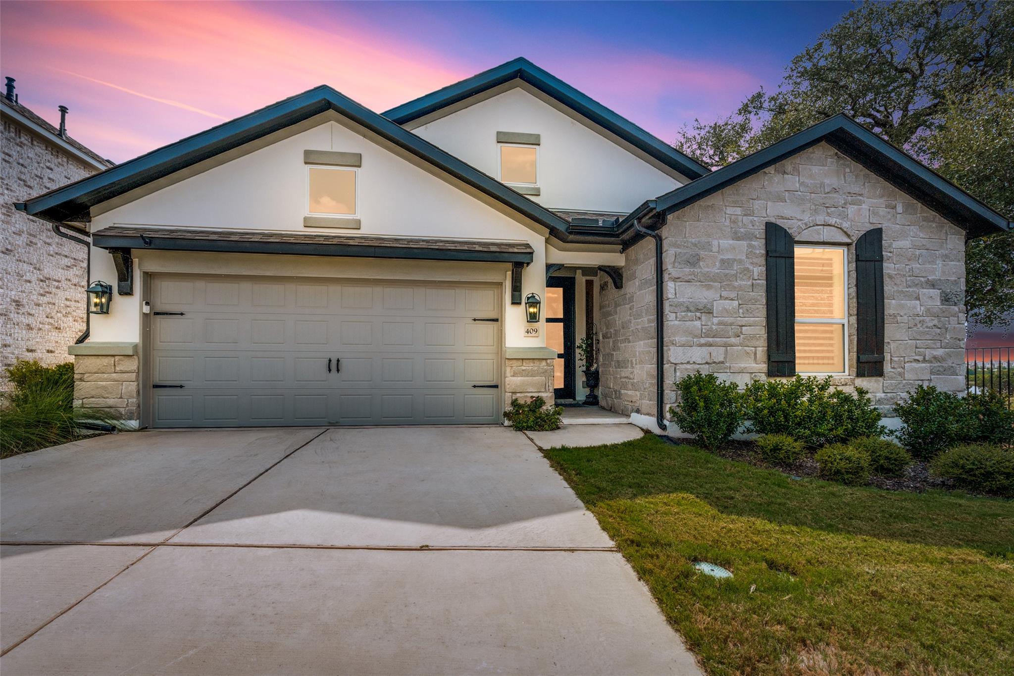 409 Gridiron CV, Leander, TX 78641